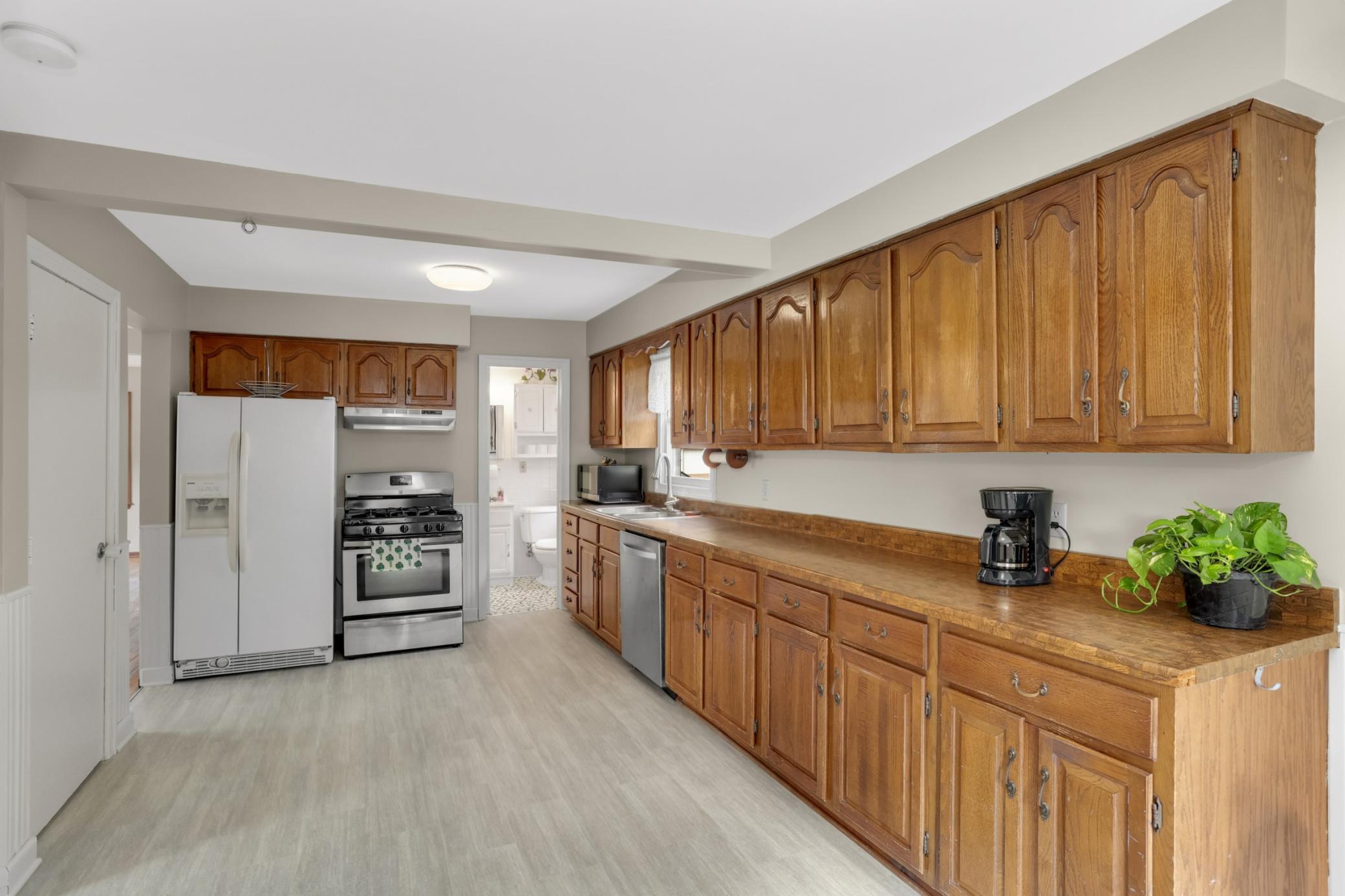 View of Residential at 1404 Hubbard Avenue, Saint Paul MN 55104, Saint Paul (4 of 37) - Mike Wilen | Minnesota Team Real Estate