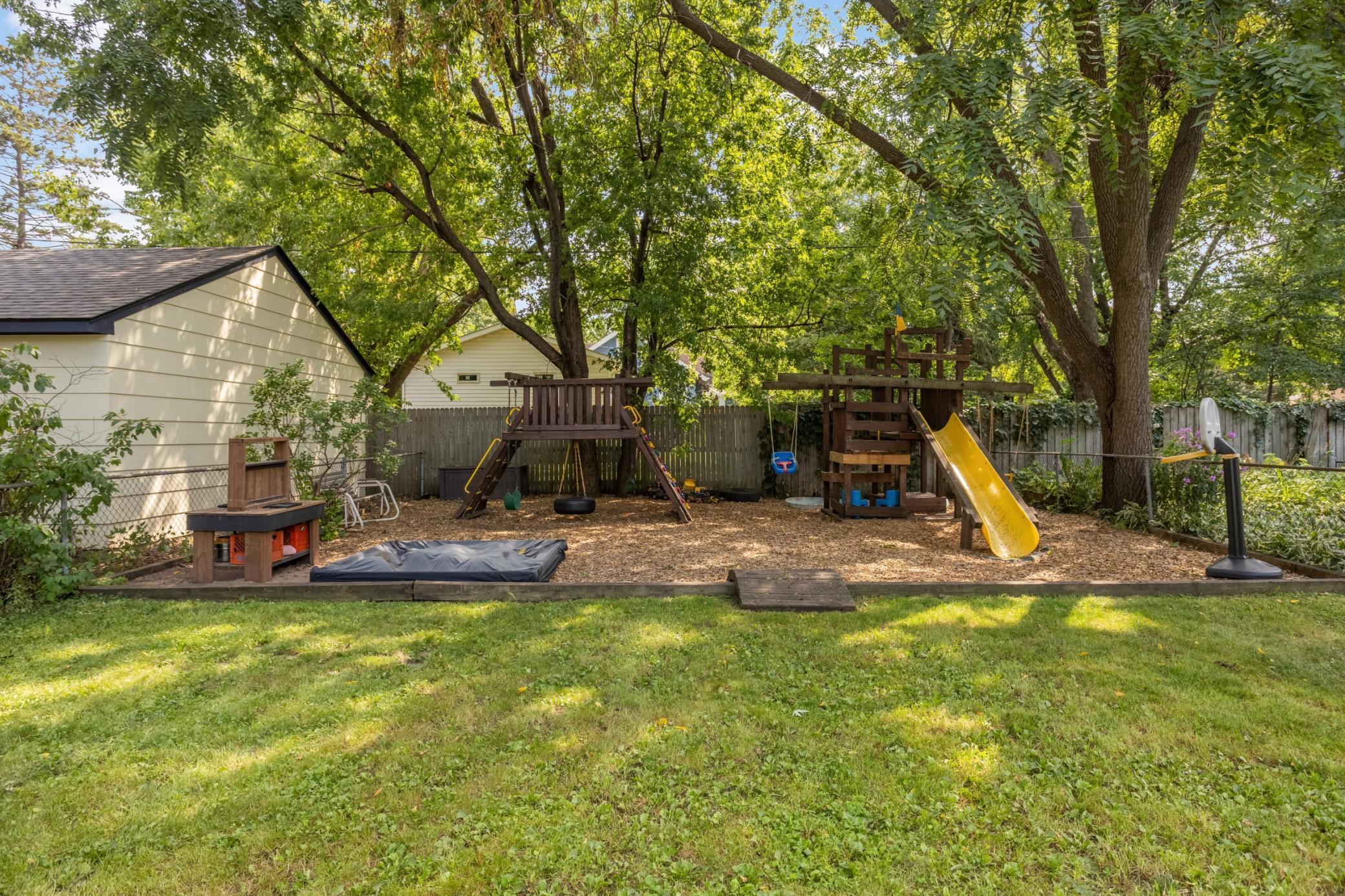 View of Residential at 1404 Hubbard Avenue, Saint Paul MN 55104, Saint Paul (33 of 37) - Mike Wilen | Minnesota Team Real Estate