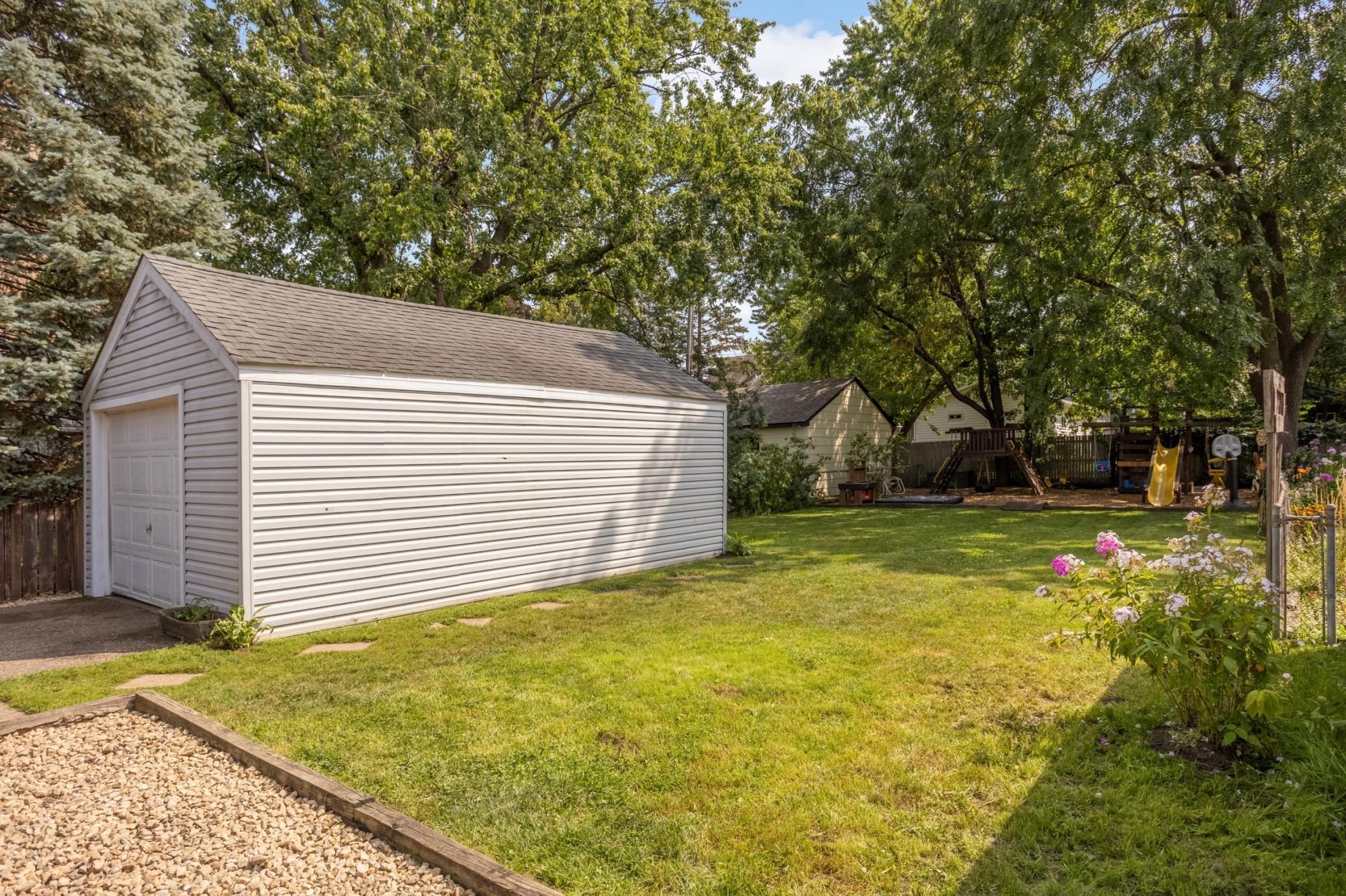 View of Residential at 1404 Hubbard Avenue, Saint Paul MN 55104, Saint Paul (31 of 37) - Mike Wilen | Minnesota Team Real Estate