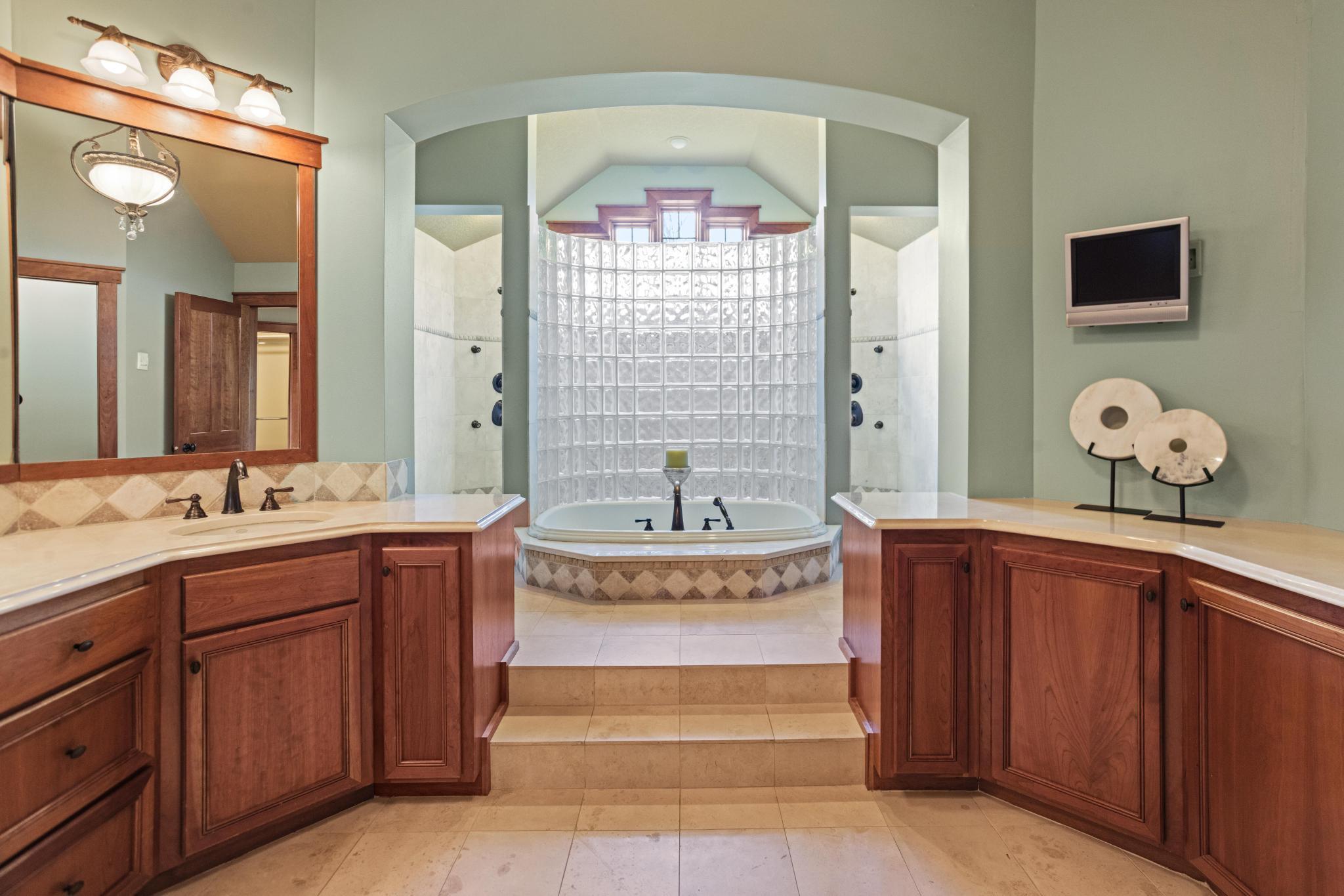 View of Residential at 270 North Shore Drive, Orono MN 55364, Orono (23 of 56) - Mike Wilen | Minnesota Team Real Estate