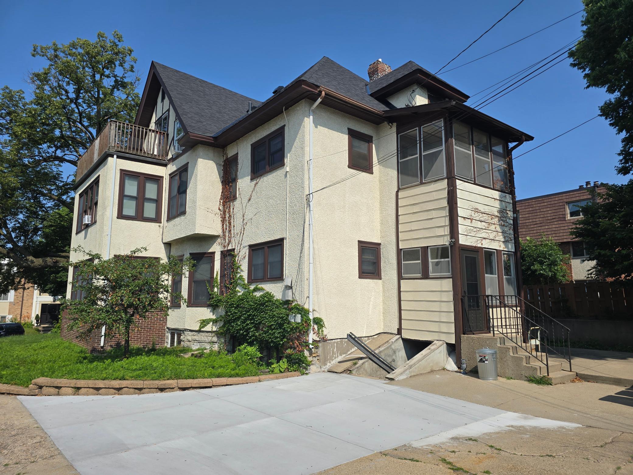 View of Residential Income at 2017 Grand Avenue, Minneapolis MN 55405, Minneapolis (3 of 48) - Mike Wilen | Minnesota Team Real Estate