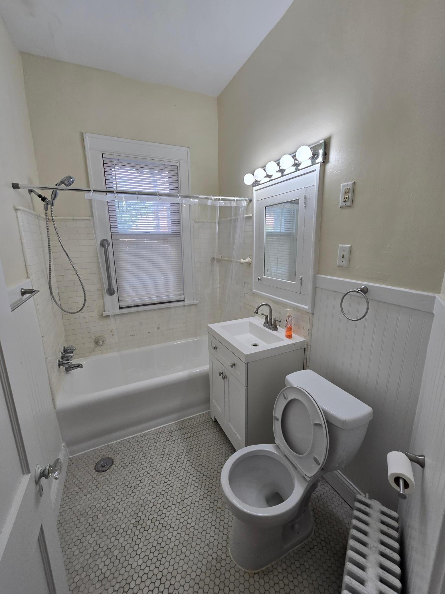 View of Residential Income at 2017 Grand Avenue, Minneapolis MN 55405, Minneapolis (14 of 48) - Mike Wilen | Minnesota Team Real Estate