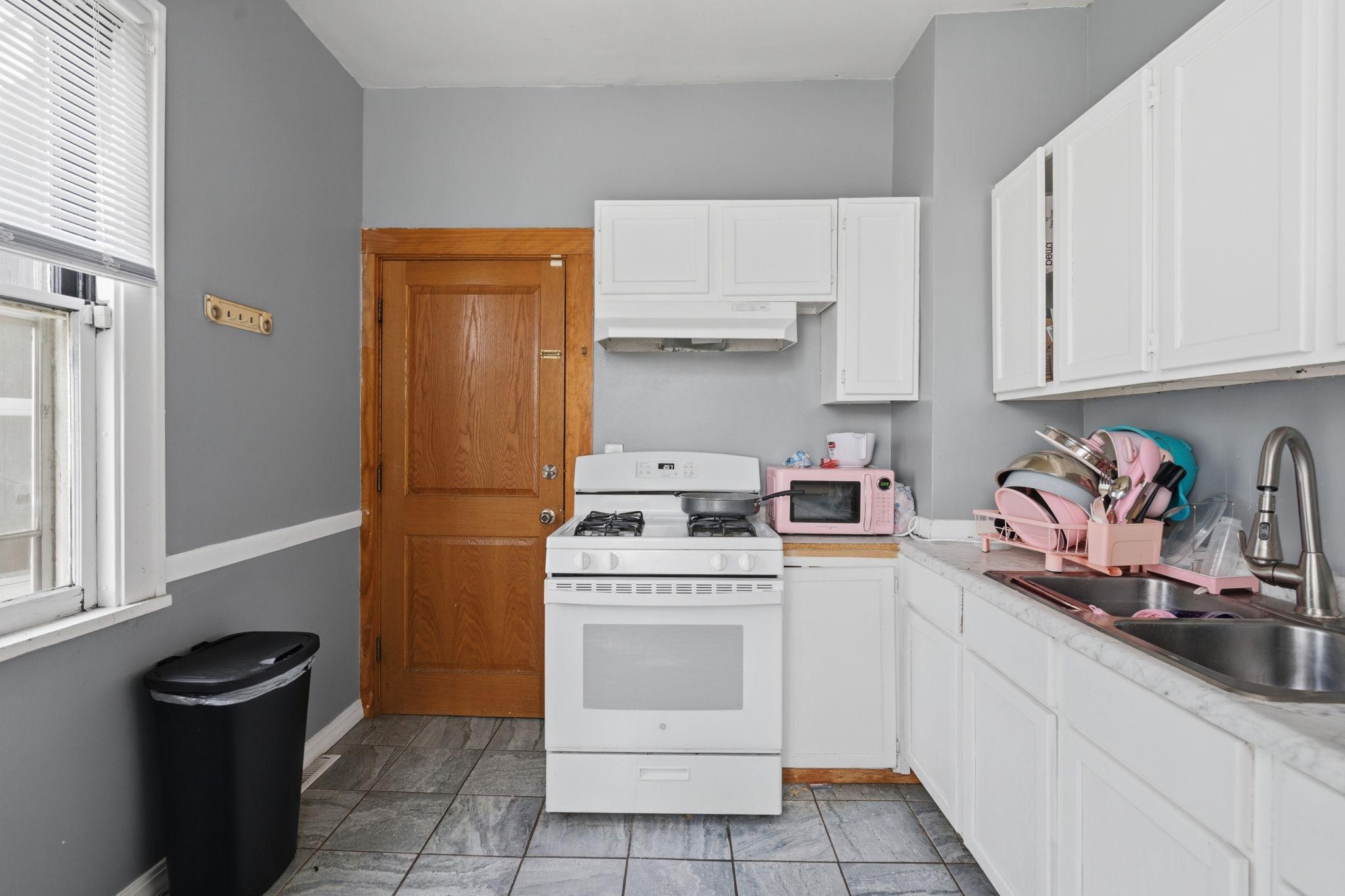 View of Residential Income at 1105 Rose Avenue, Saint Paul MN 55106, Saint Paul (22 of 27) - Mike Wilen | Minnesota Team Real Estate