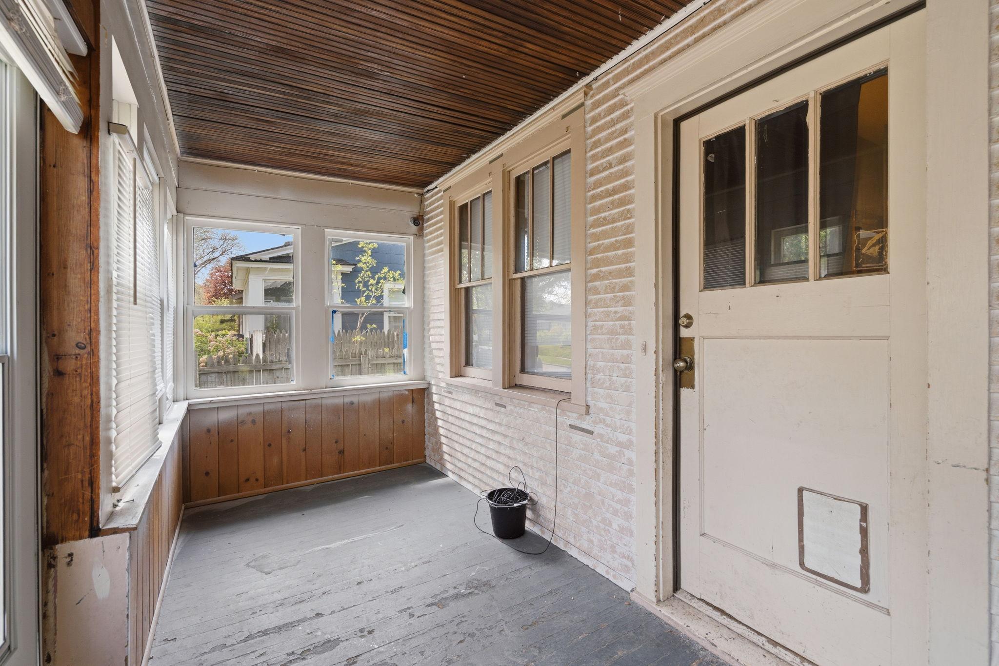 View of Residential Income at 1105 Rose Avenue, Saint Paul MN 55106, Saint Paul (12 of 27) - Mike Wilen | Minnesota Team Real Estate
