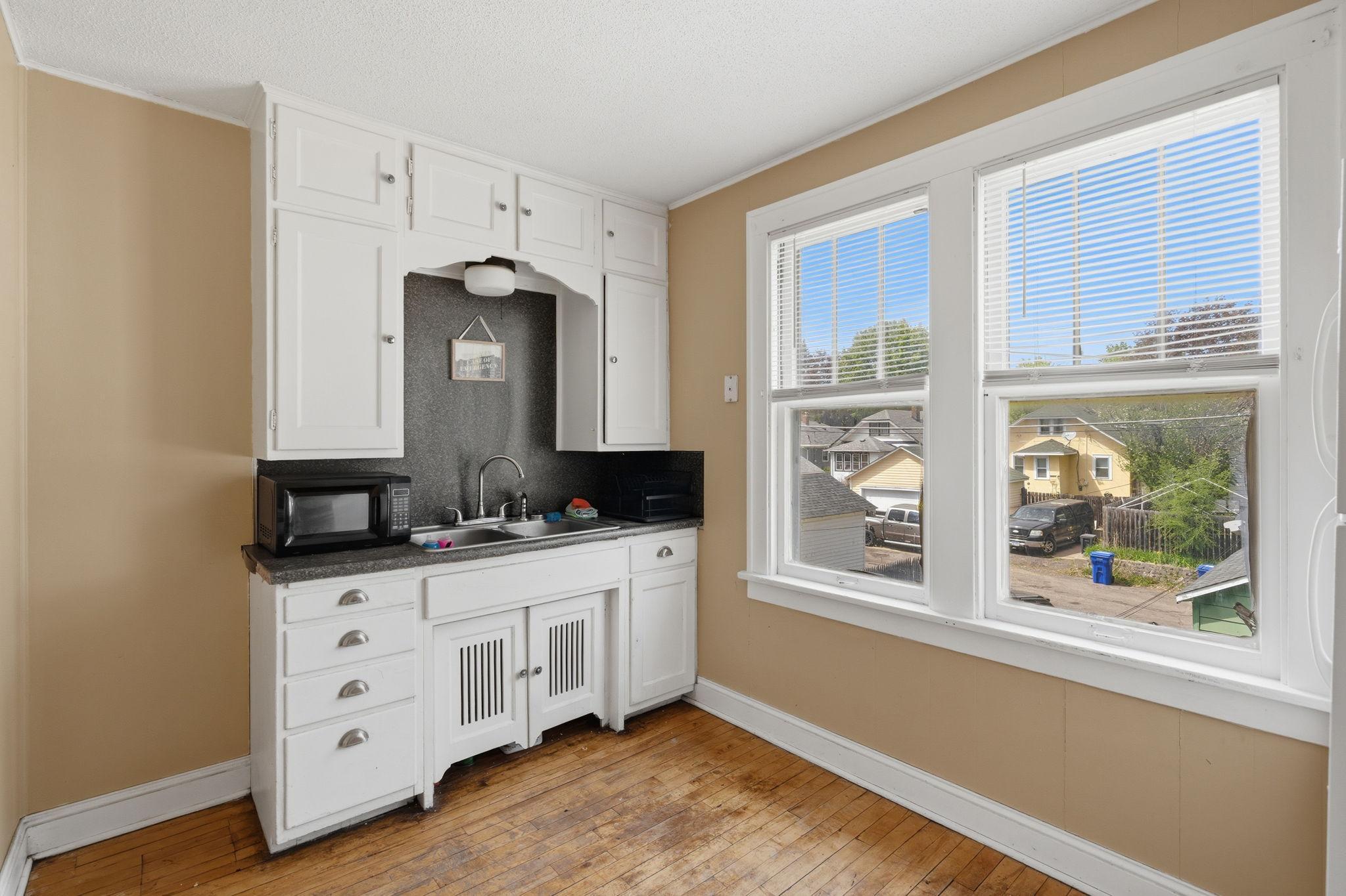 View of Residential Income at 1105 Rose Avenue, Saint Paul MN 55106, Saint Paul (6 of 27) - Mike Wilen | Minnesota Team Real Estate
