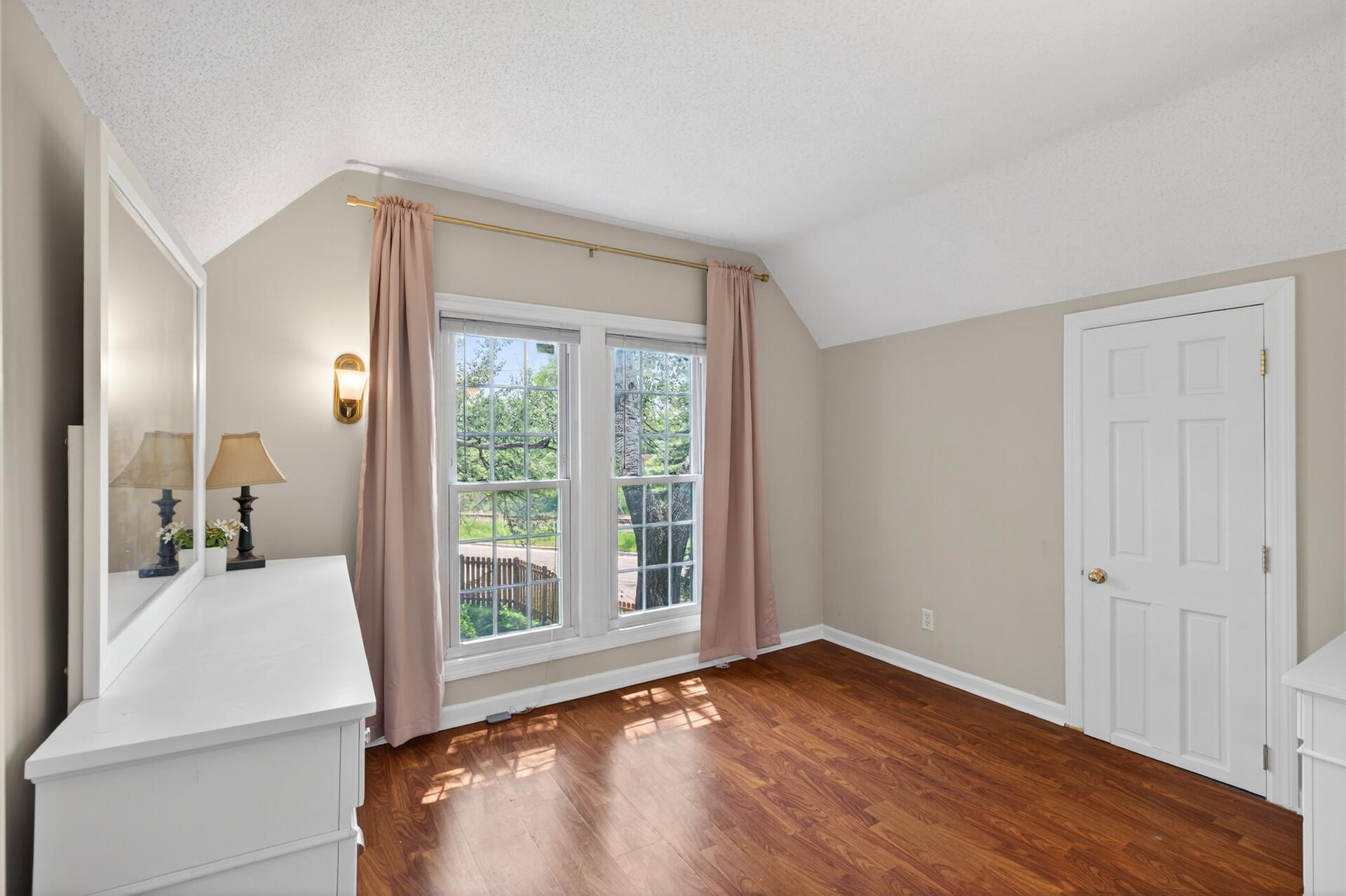 View of Residential at 394 Dewey Street, Saint Paul MN 55104, Saint Paul (29 of 45) - Mike Wilen | Minnesota Team Real Estate
