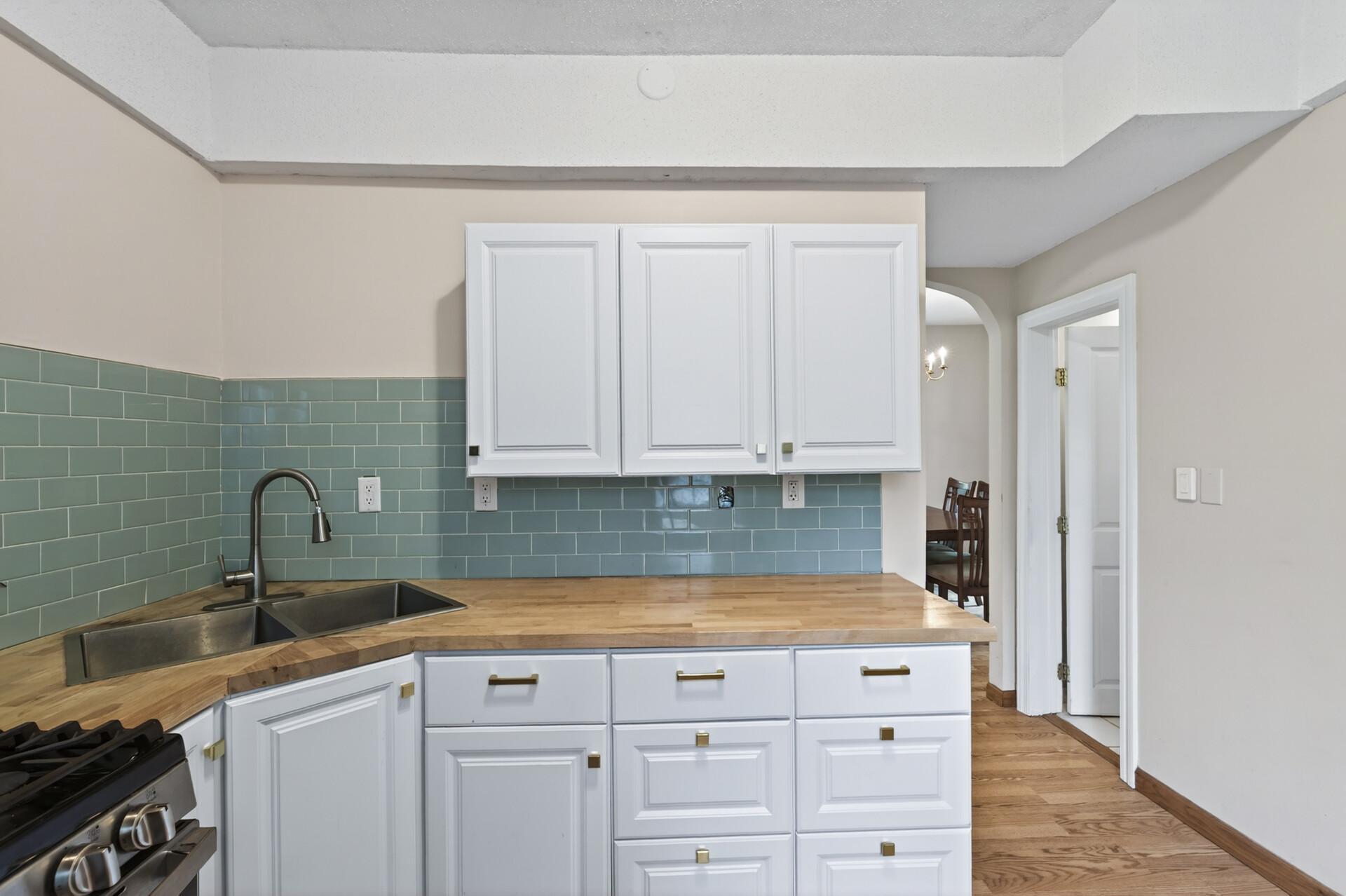 View of Residential at 394 Dewey Street, Saint Paul MN 55104, Saint Paul (23 of 45) - Mike Wilen | Minnesota Team Real Estate
