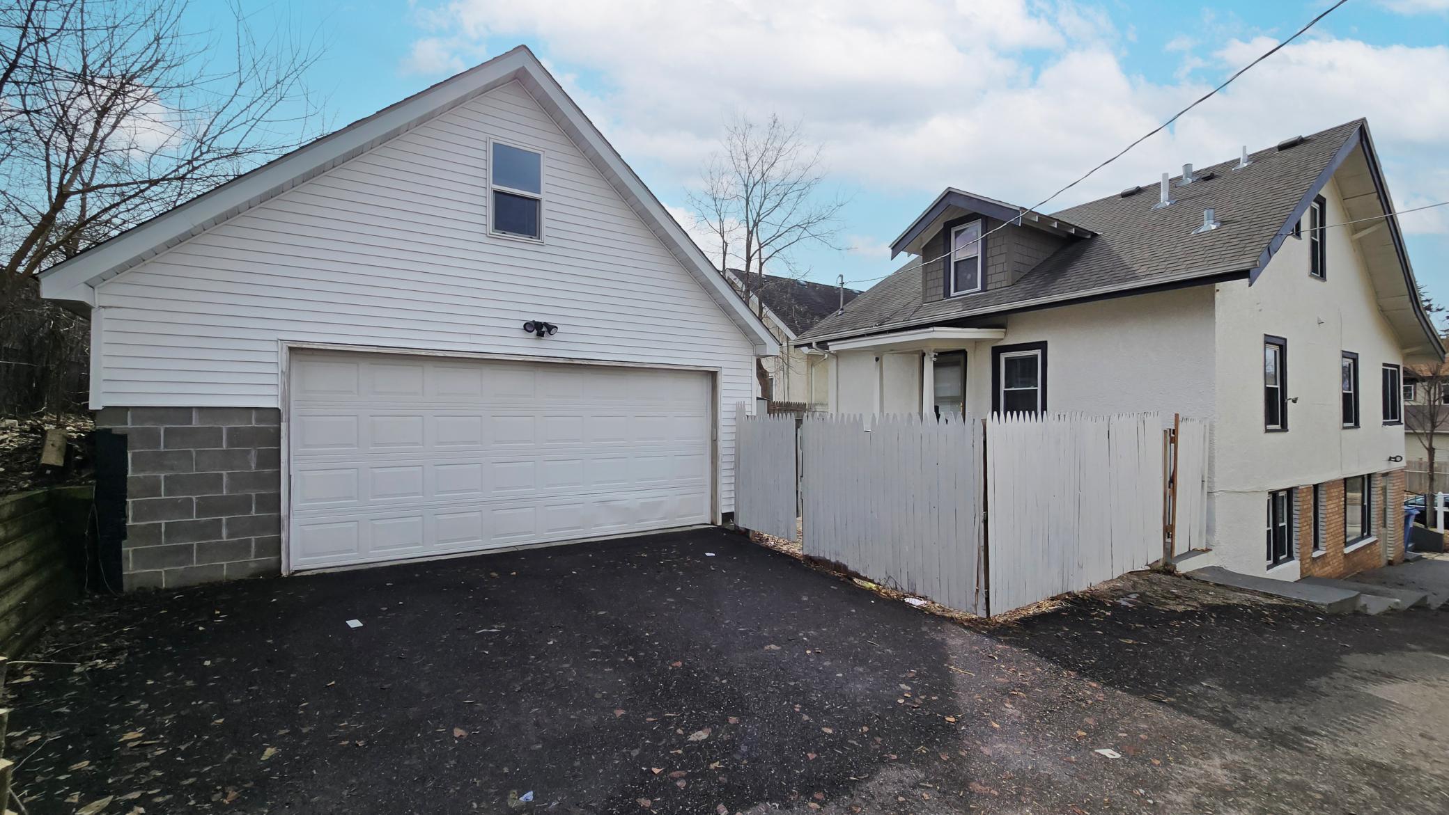 View of Residential at 1106 Irving Avenue, Minneapolis MN 55411, Minneapolis (20 of 26) - Mike Wilen | Minnesota Team Real Estate