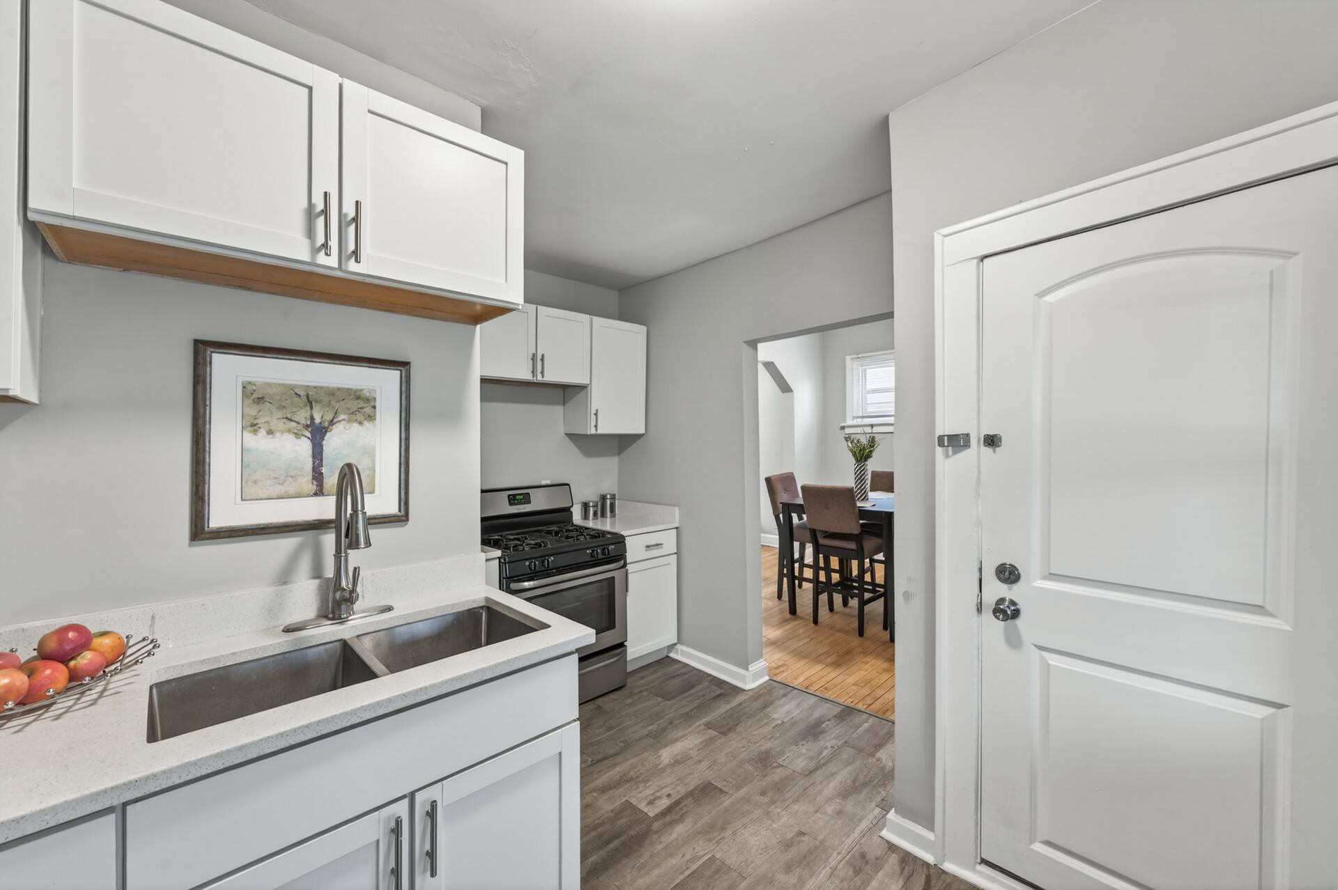 View of Residential Income at 2219 29th Avenue, Minneapolis MN 55411, Minneapolis (8 of 25) - Mike Wilen | Minnesota Team Real Estate