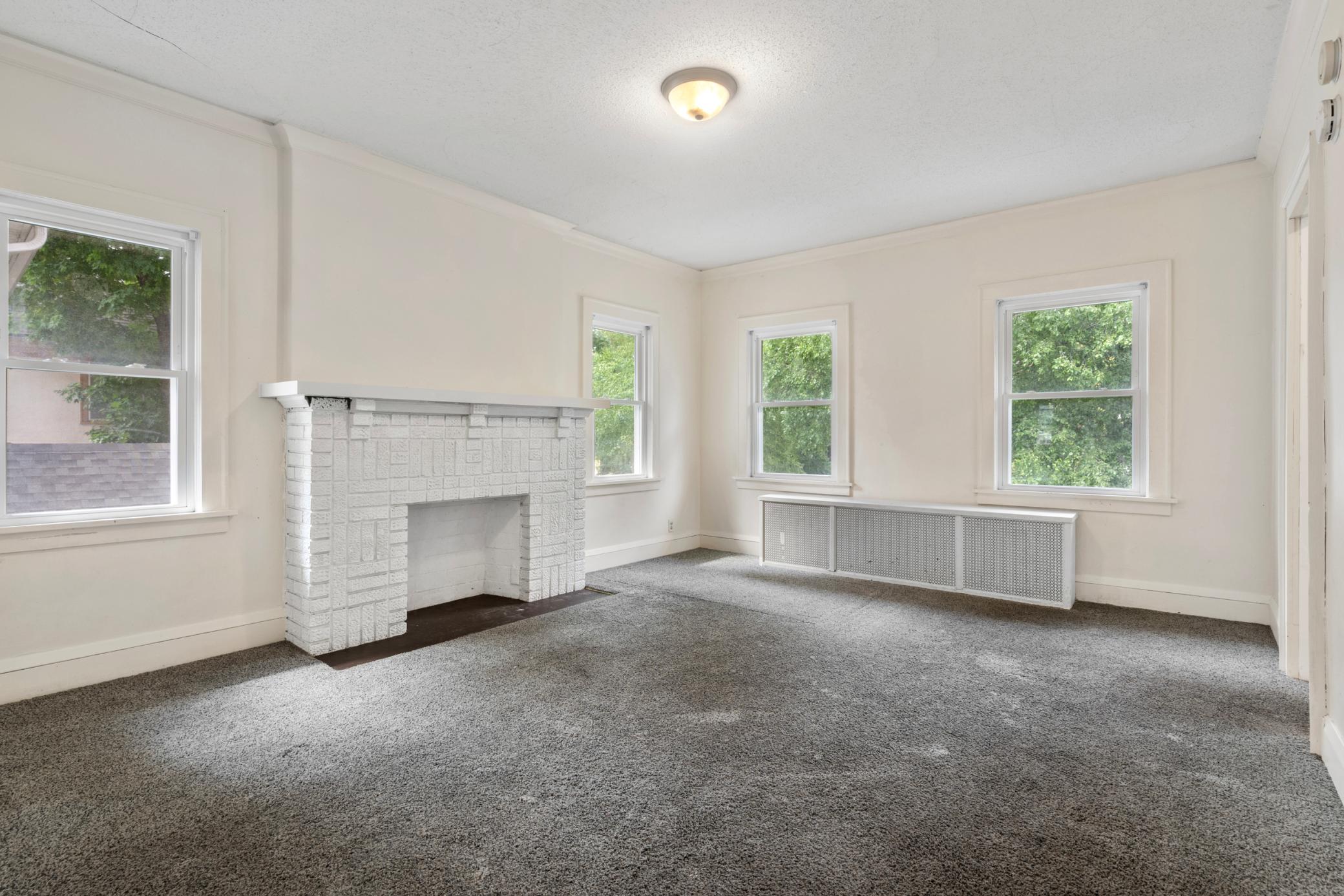 View of Residential Income at 918 Queen Avenue, Minneapolis MN 55411, Minneapolis (3 of 28) - Mike Wilen | Minnesota Team Real Estate