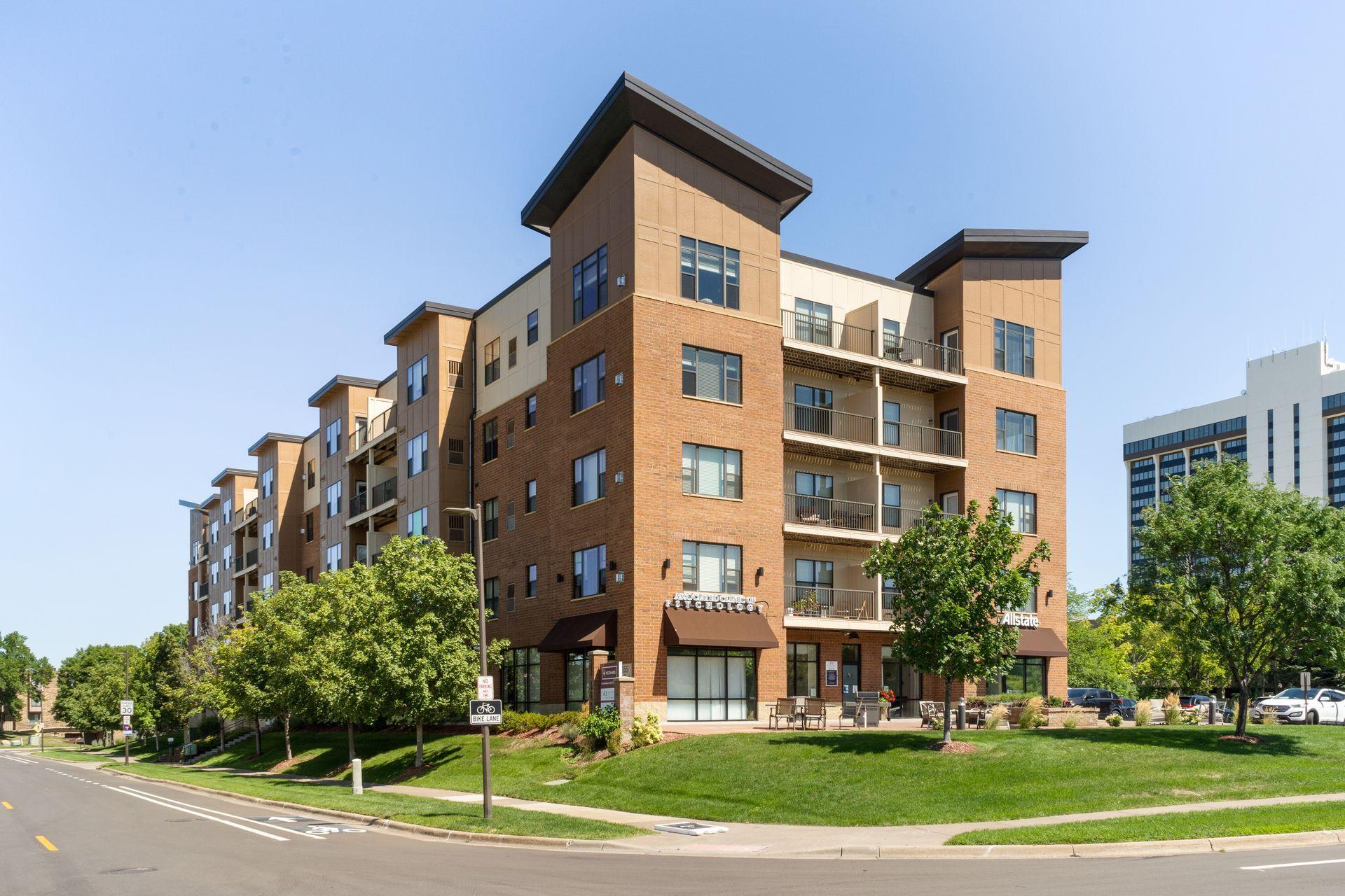View of Residential at 1155 Ford Road #201, Saint Louis Park MN 55426, Saint Louis Park (24 of 33) - Mike Wilen | Minnesota Team Real Estate