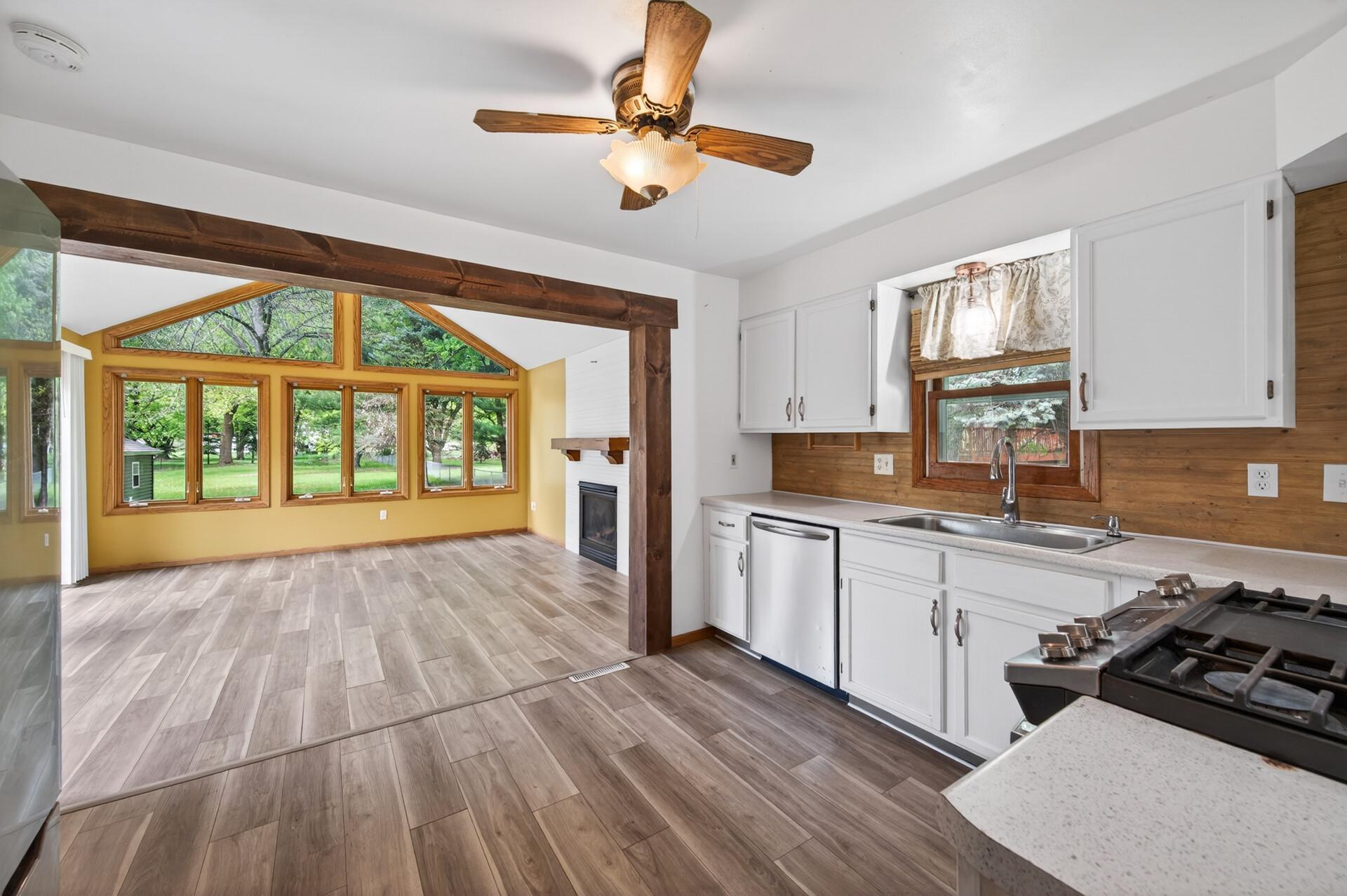 View of Residential at 1612 Goodview Avenue, Oakdale MN 55128, Oakdale (11 of 30) - Mike Wilen | Minnesota Team Real Estate