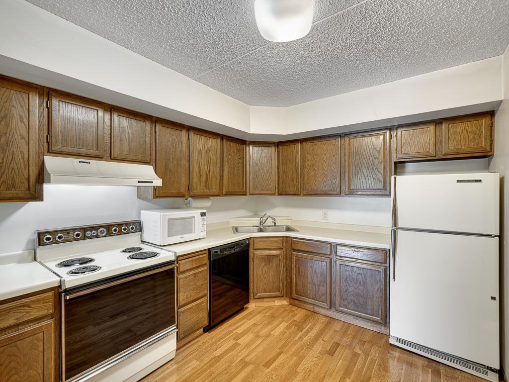 View of Residential at 2455 Londin Lane #322, Maplewood MN 55119, Maplewood (10 of 23) - Mike Wilen | Minnesota Team Real Estate