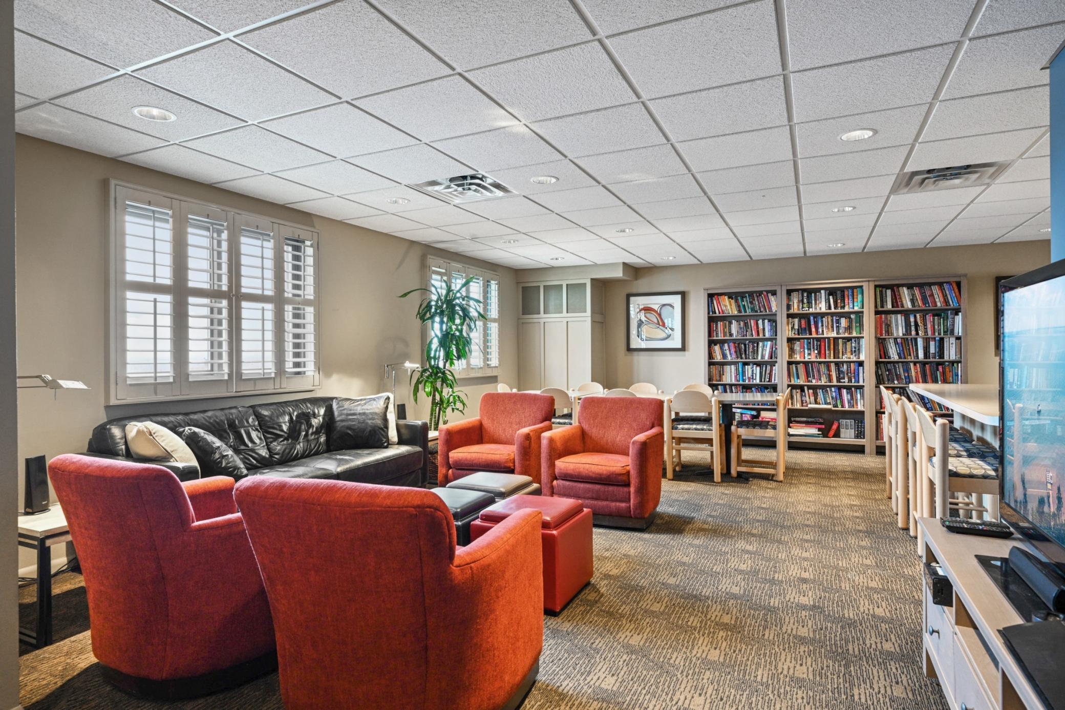 View of Residential at 400 Groveland Avenue #1514, Minneapolis MN 55403, Minneapolis (28 of 46) - Mike Wilen | Minnesota Team Real Estate