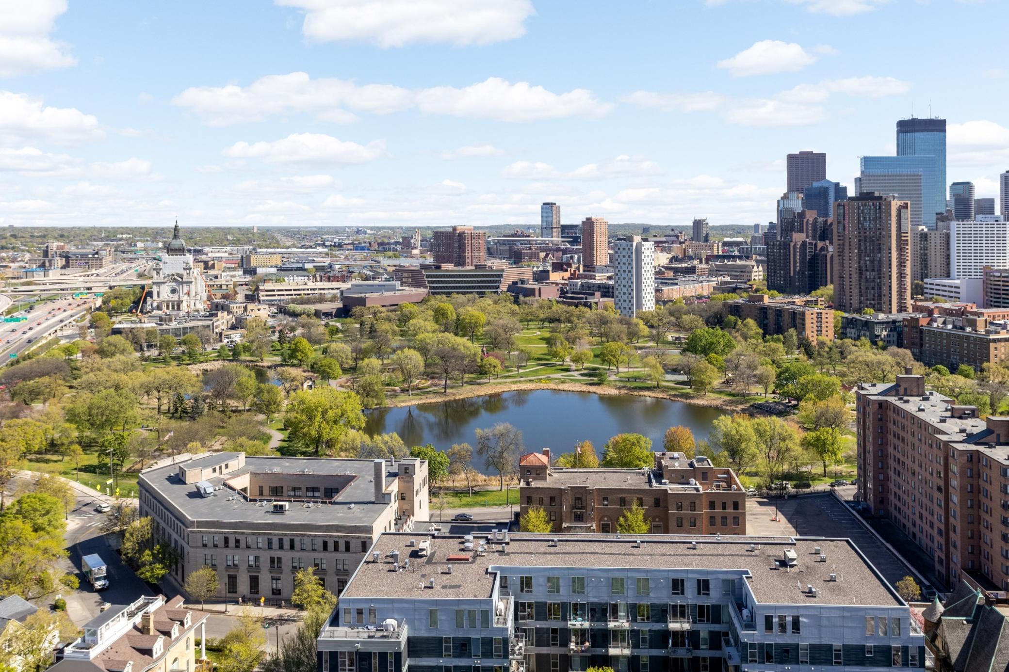 View of Residential at 400 Groveland Avenue #1514, Minneapolis MN 55403, Minneapolis (25 of 46) - Mike Wilen | Minnesota Team Real Estate