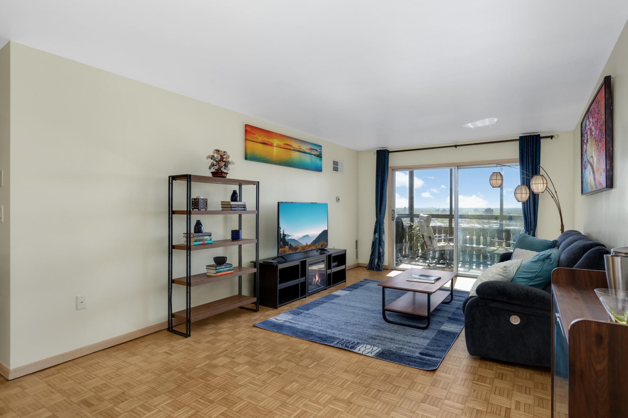 View of Residential at 400 Groveland Avenue #1514, Minneapolis MN 55403, Minneapolis (7 of 46) - Mike Wilen | Minnesota Team Real Estate