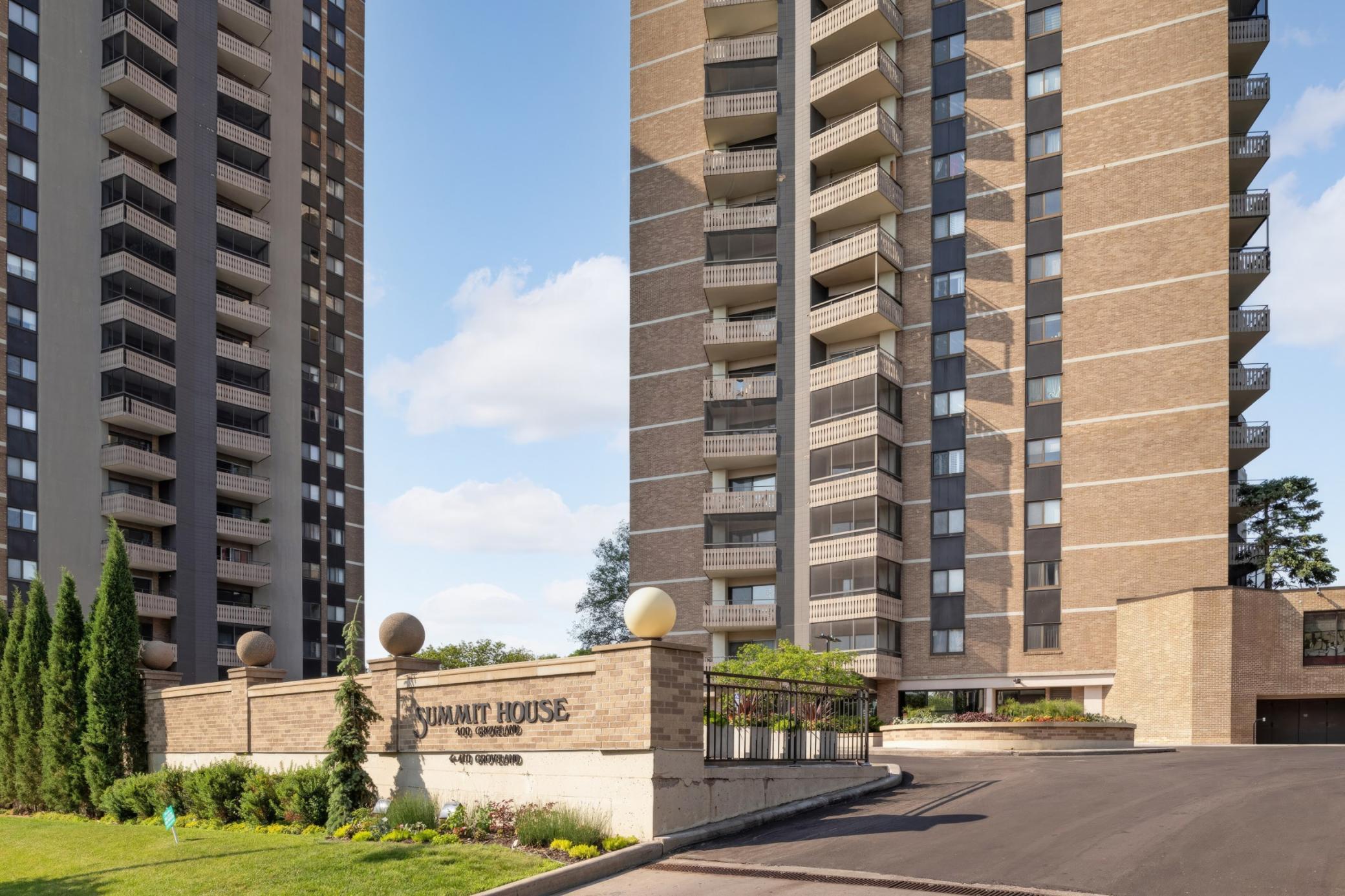 View of Residential at 400 Groveland Avenue #1514, Minneapolis MN 55403, Minneapolis (4 of 46) - Mike Wilen | Minnesota Team Real Estate