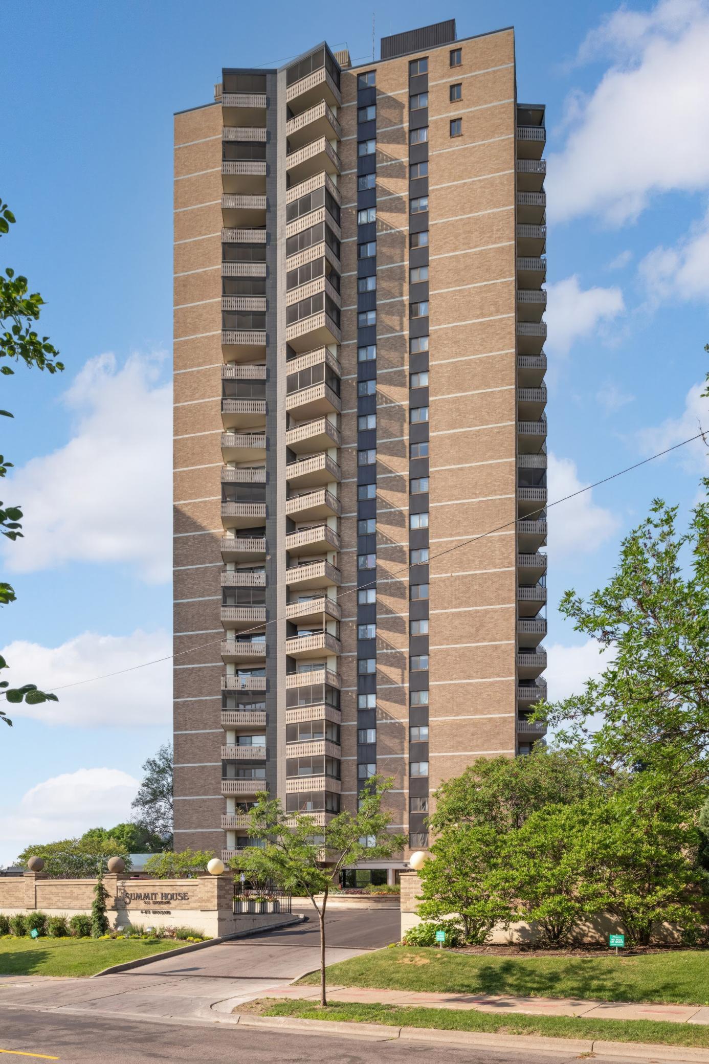 View of Residential at 400 Groveland Avenue #1514, Minneapolis MN 55403, Minneapolis (3 of 46) - Mike Wilen | Minnesota Team Real Estate