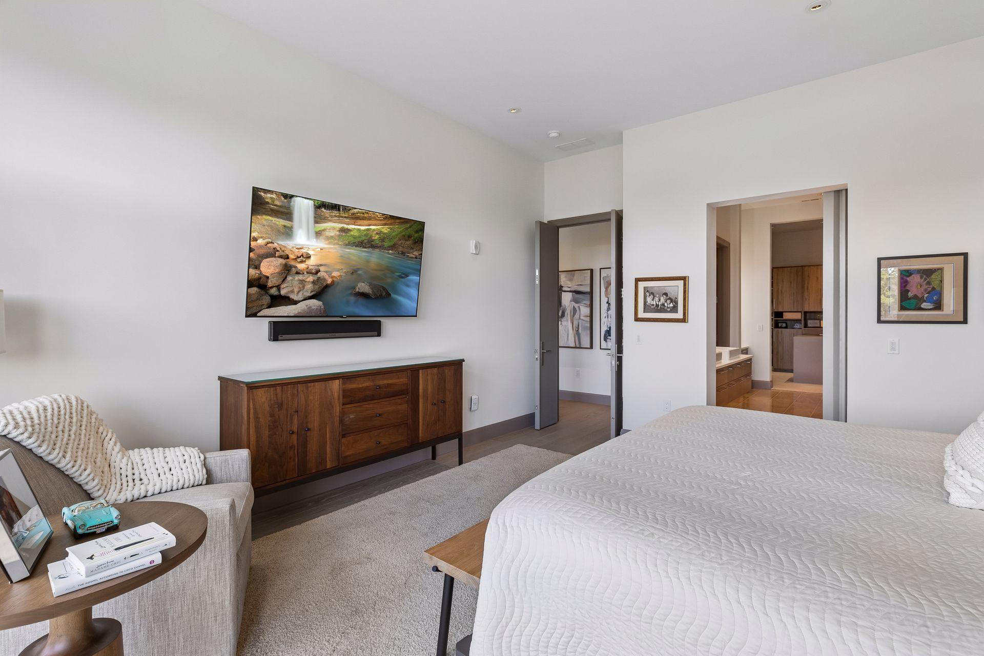 View of Residential at 935 Lake Street #403, Wayzata MN 55391, Wayzata (21 of 39) - Mike Wilen | Minnesota Team Real Estate
