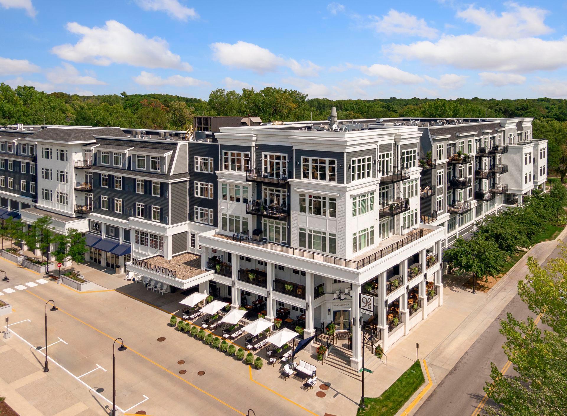 View of Residential at 935 Lake Street #403, Wayzata MN 55391, Wayzata (36 of 39) - Mike Wilen | Minnesota Team Real Estate