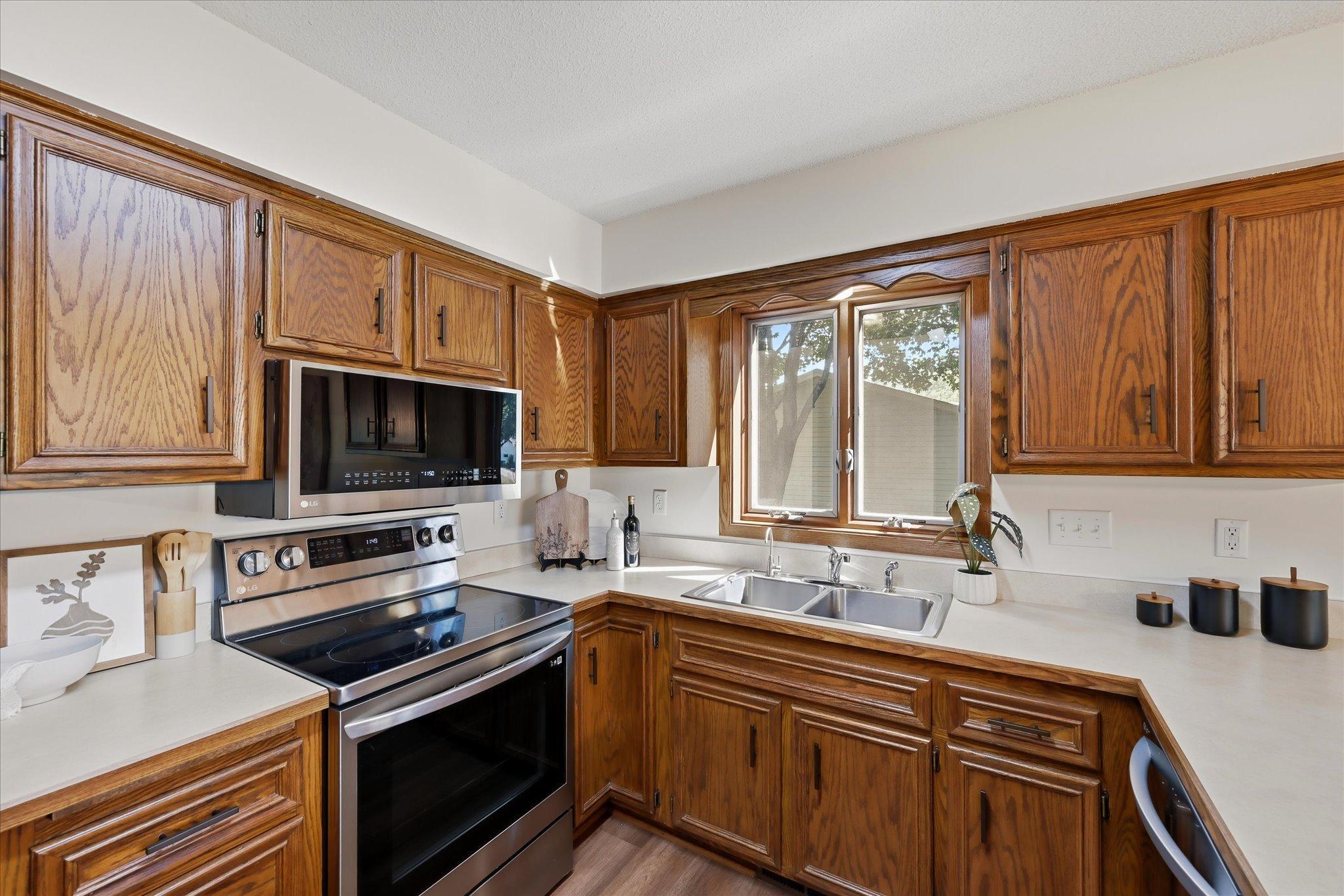 View of Residential at 525 Mackubin Circle, Shoreview MN 55126, Shoreview (14 of 48) - Mike Wilen | Minnesota Team Real Estate