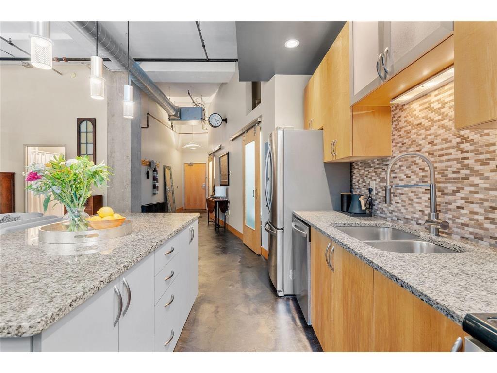 View of Residential at 918 3rd Street #105, Minneapolis MN 55401, Minneapolis (9 of 23) - Mike Wilen | Minnesota Team Real Estate
