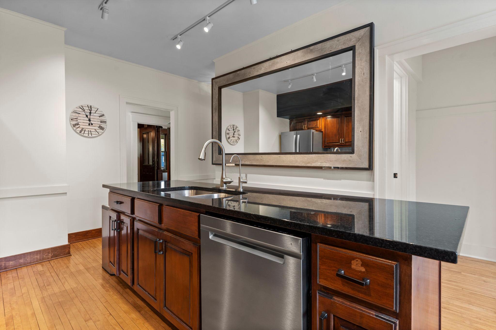 View of Residential at 802 Ashland Avenue, Saint Paul MN 55104, Saint Paul (27 of 72) - Mike Wilen | Minnesota Team Real Estate