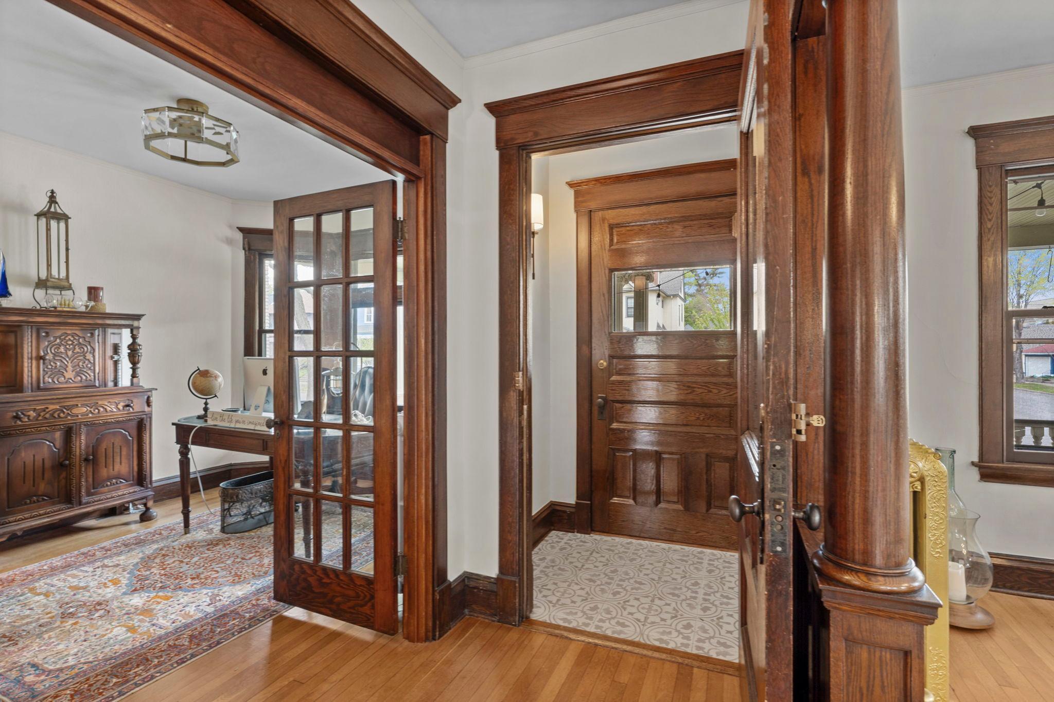 View of Residential at 802 Ashland Avenue, Saint Paul MN 55104, Saint Paul (9 of 72) - Mike Wilen | Minnesota Team Real Estate