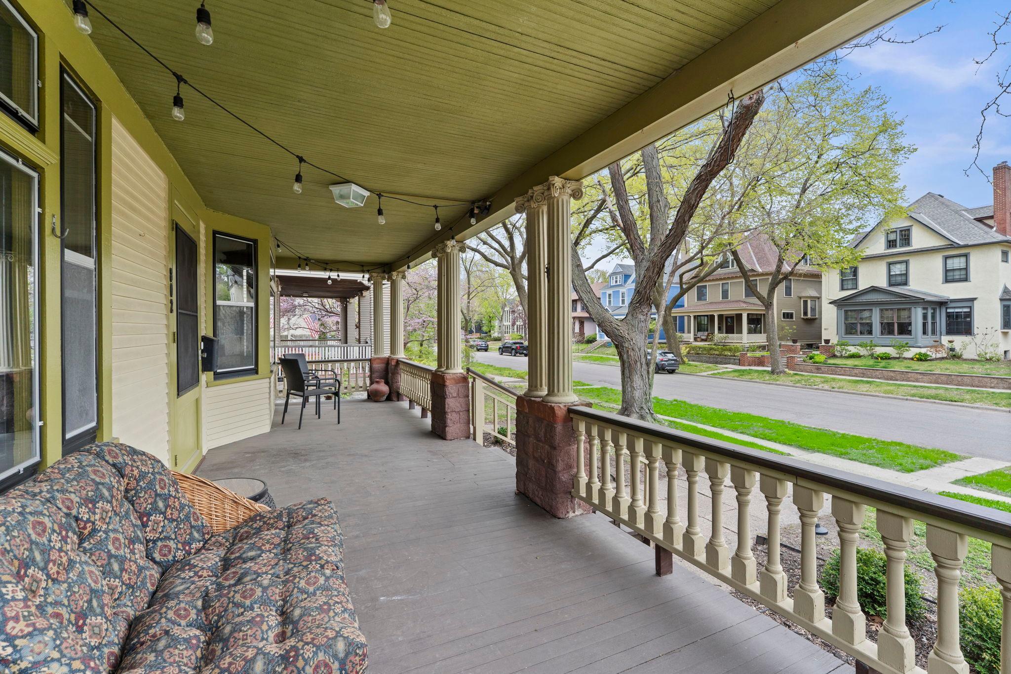 View of Residential at 802 Ashland Avenue, Saint Paul MN 55104, Saint Paul (7 of 72) - Mike Wilen | Minnesota Team Real Estate