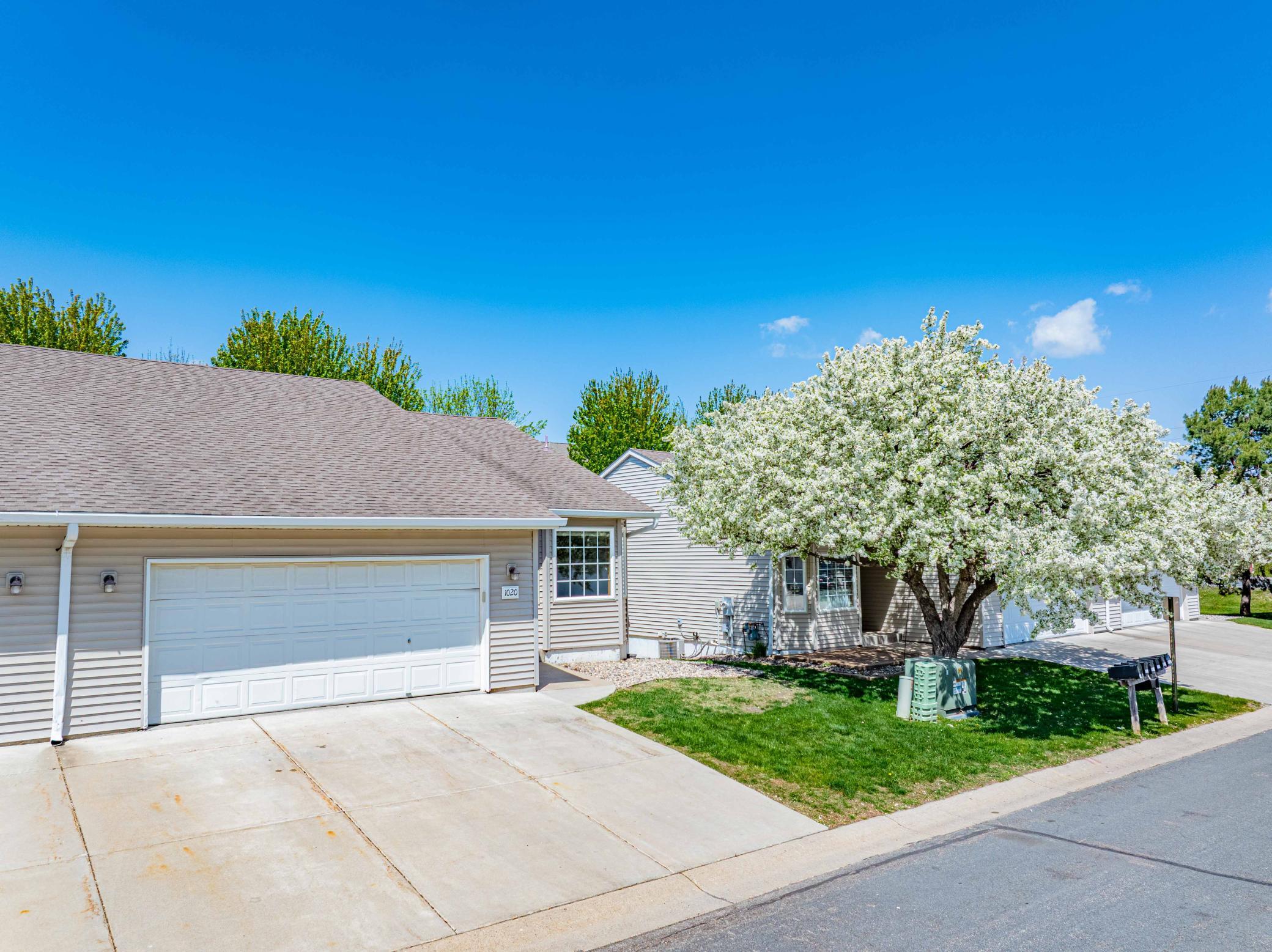 View of (TH) Side x Side at 1020 Primrose Lane, Waconia - Mike Wilen | Minnesota Team Real Estate