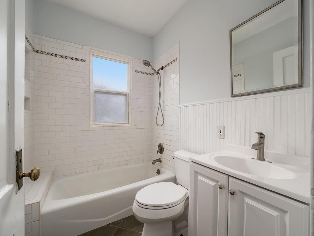 View of Residential Income at 4353 Bryant Avenue, Minneapolis MN 55409, Minneapolis (15 of 21) - Mike Wilen | Minnesota Team Real Estate
