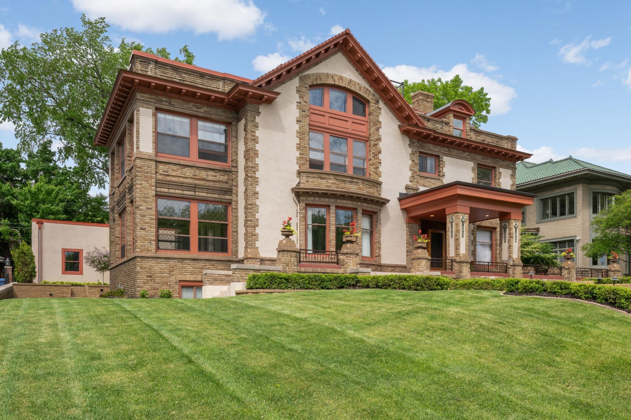 View of Residential at 2224 Lake Of The Isles Parkway, Minneapolis MN 55405, Minneapolis (8 of 112) - Mike Wilen | Minnesota Team Real Estate