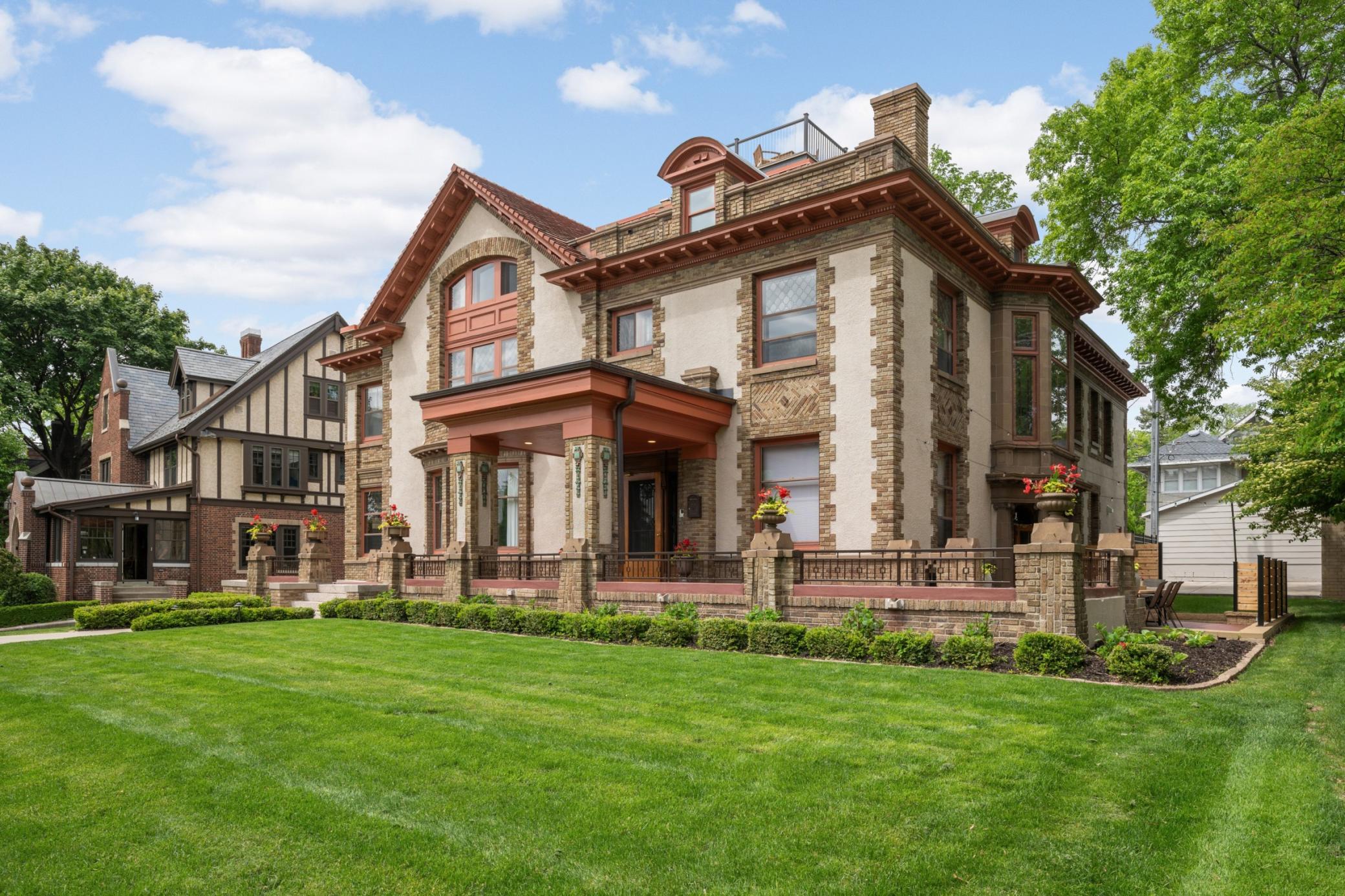 View of Residential at 2224 Lake Of The Isles Parkway, Minneapolis MN 55405, Minneapolis (7 of 112) - Mike Wilen | Minnesota Team Real Estate