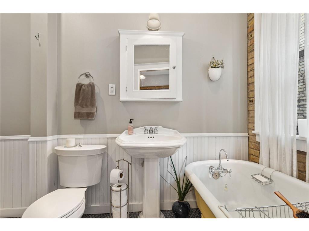 View of Residential at 1204 Harmon Place #10, Minneapolis MN 55403, Minneapolis (17 of 30) - Mike Wilen | Minnesota Team Real Estate