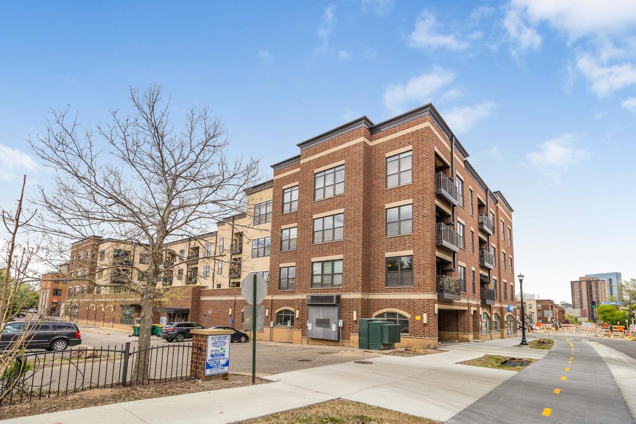 View of (CC) High Rise (4+ Levels) at 15 Franklin Avenue, Minneapolis - Mike Wilen | Minnesota Team Real Estate