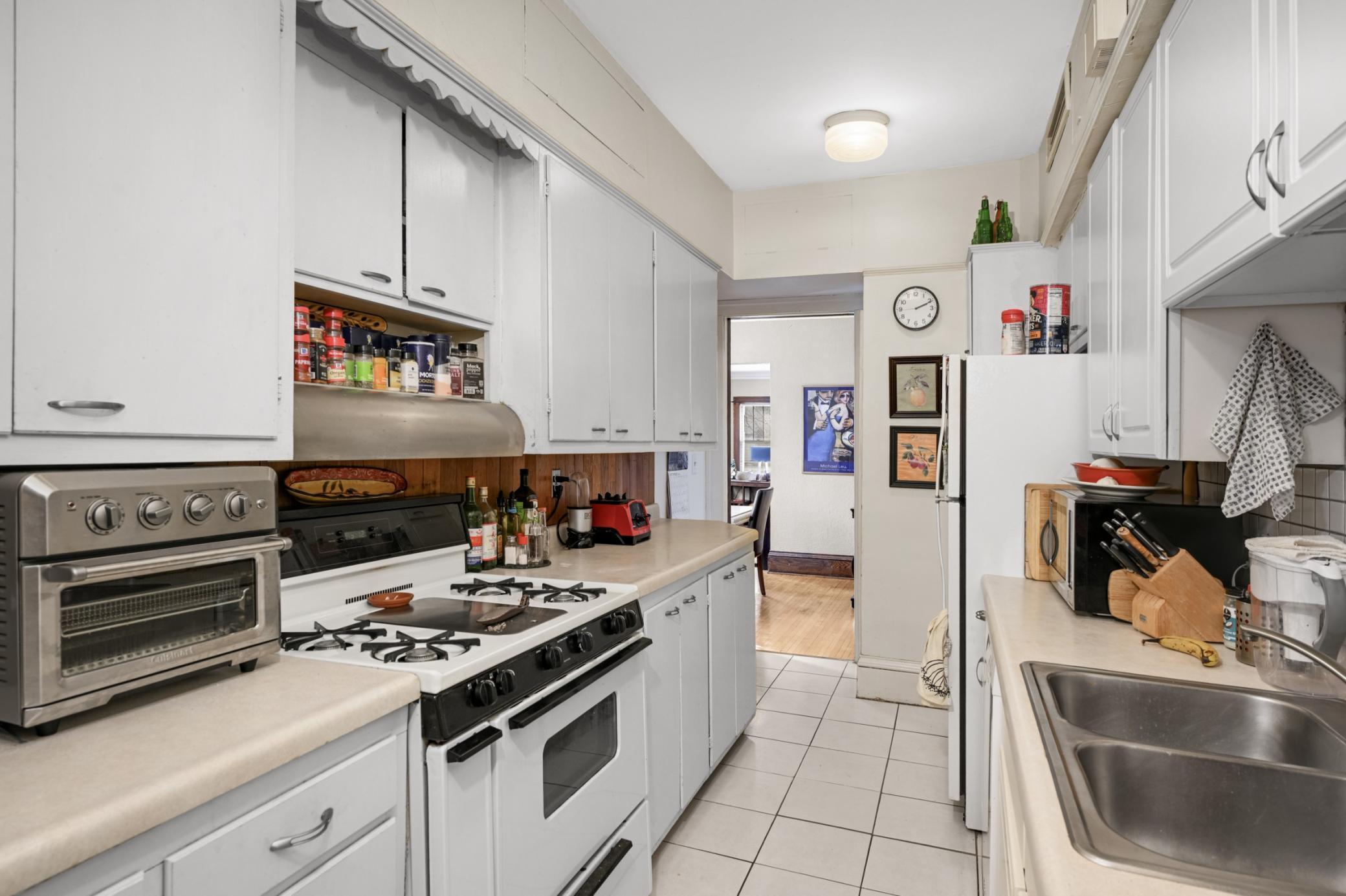 View of Residential Income at 2121 Penn Avenue, Minneapolis MN 55405, Minneapolis (11 of 50) - Mike Wilen | Minnesota Team Real Estate