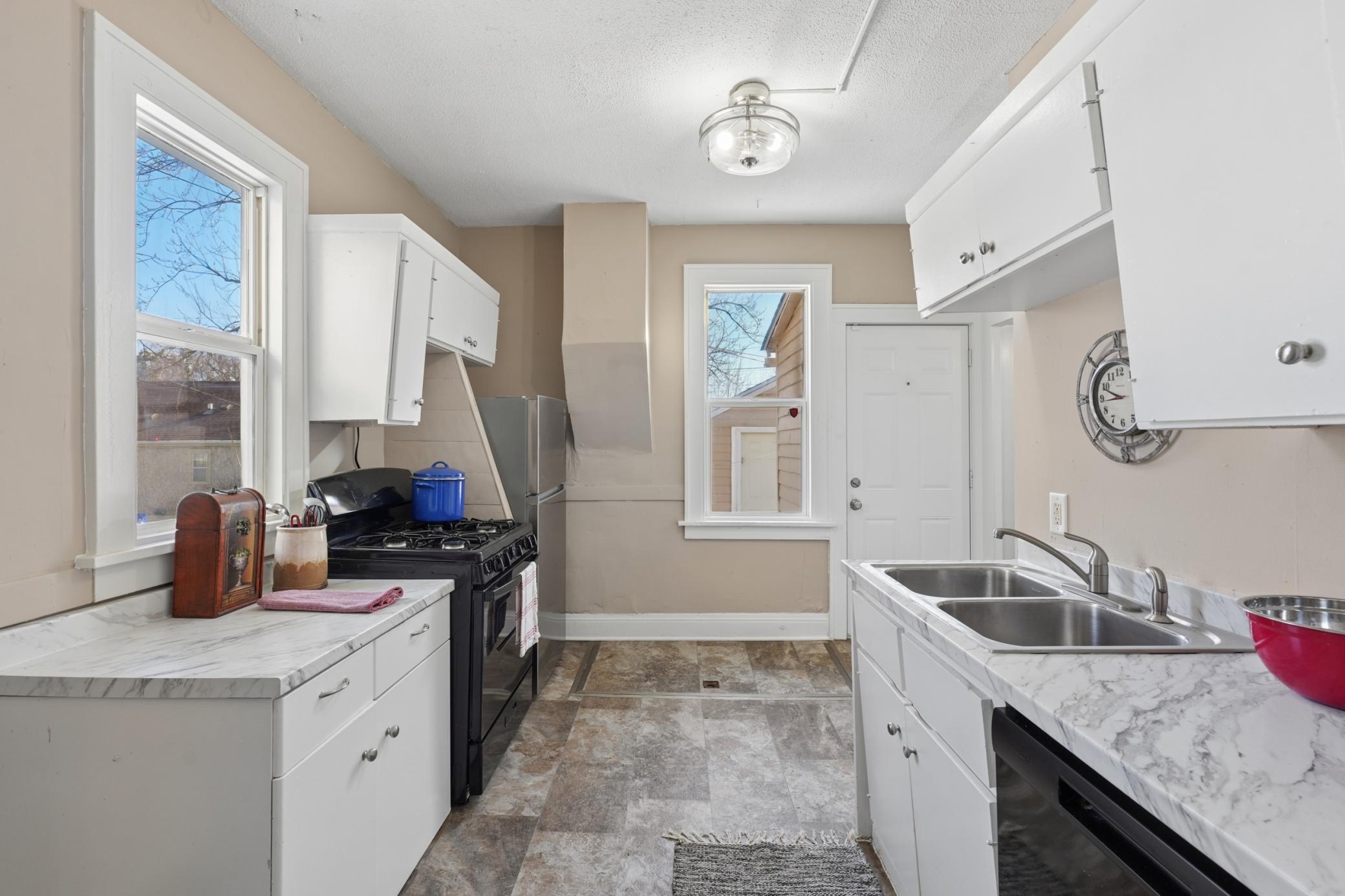 View of Residential at 1368 Payne Avenue, Saint Paul MN 55130, Saint Paul (12 of 24) - Mike Wilen | Minnesota Team Real Estate