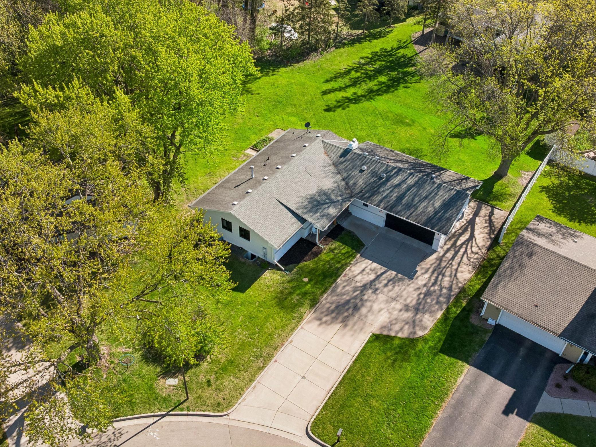 View of Residential at 6401 Doron Lane, Edina MN 55439, Edina (36 of 40) - Mike Wilen | Minnesota Team Real Estate