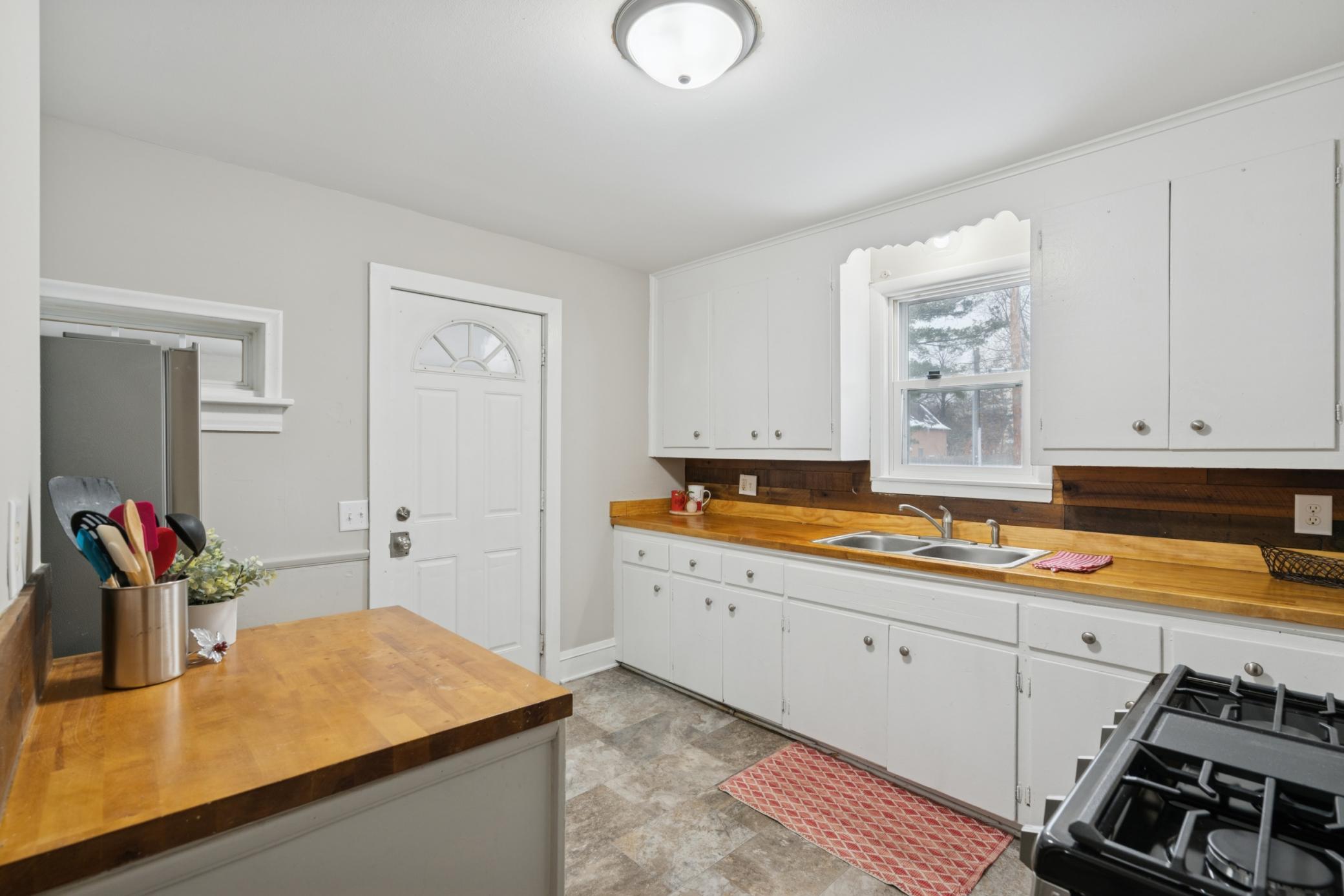 View of Residential at 3611 Queen Avenue, Minneapolis MN 55412, Minneapolis (7 of 22) - Mike Wilen | Minnesota Team Real Estate