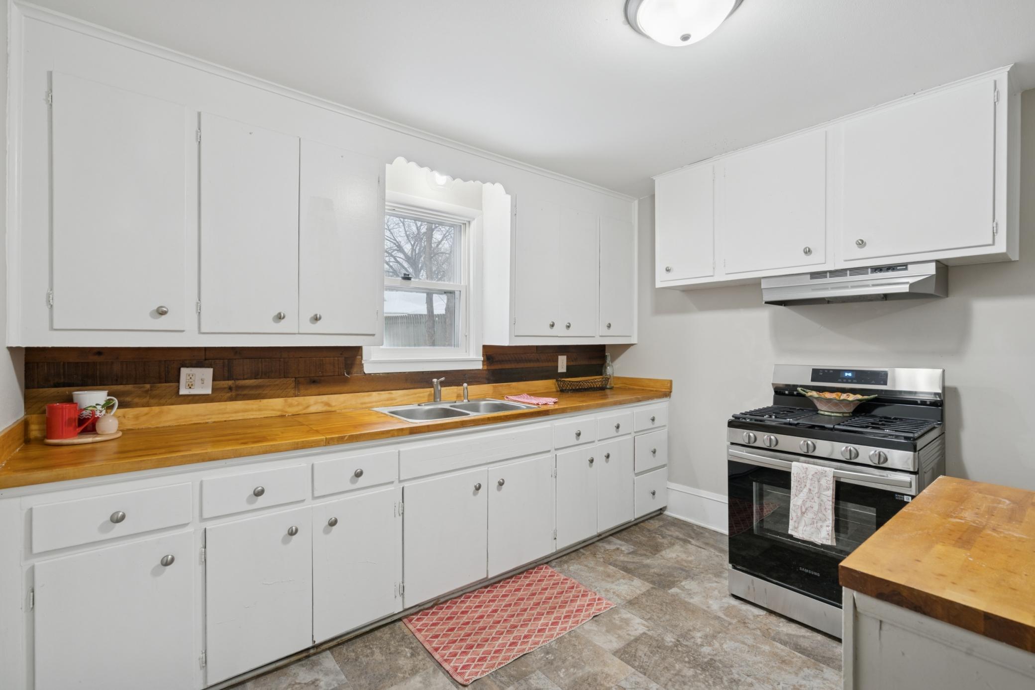 View of Residential at 3611 Queen Avenue, Minneapolis MN 55412, Minneapolis (8 of 22) - Mike Wilen | Minnesota Team Real Estate