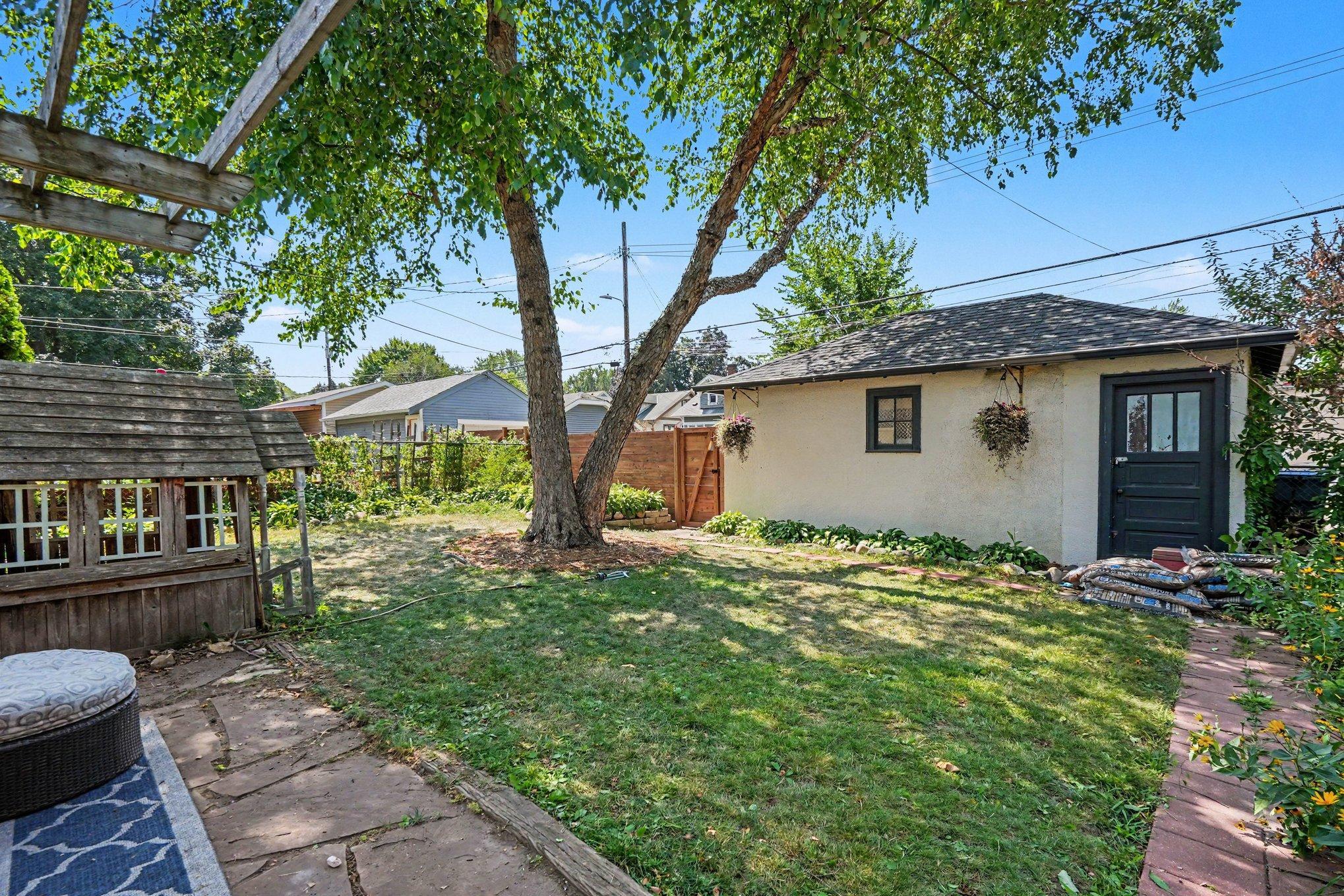 View of Residential at 3855 Sheridan Avenue, Minneapolis MN 55412, Minneapolis (23 of 26) - Mike Wilen | Minnesota Team Real Estate