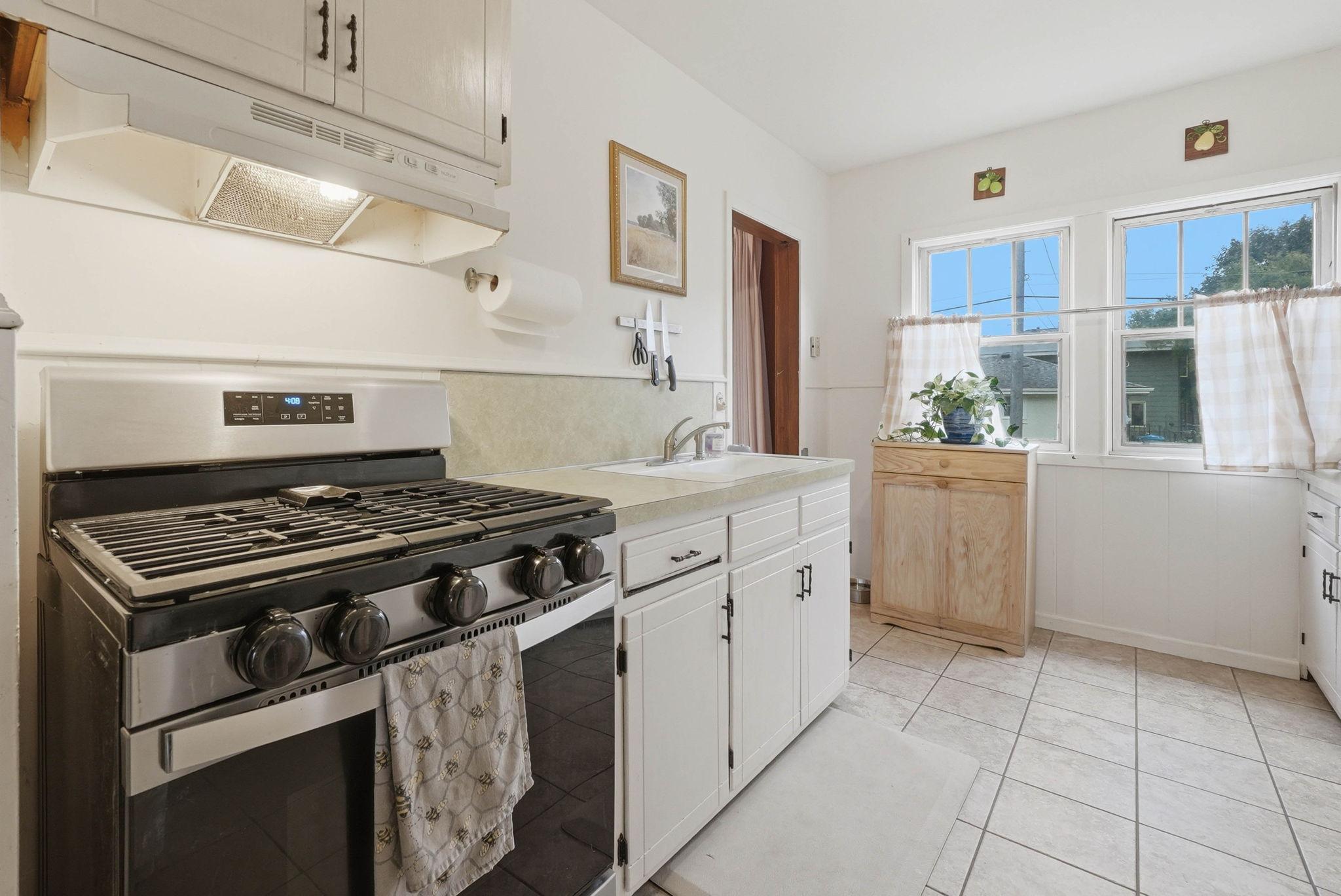 View of Residential Income at 1900 Buchanan Street, Minneapolis MN 55418, Minneapolis (10 of 37) - Mike Wilen | Minnesota Team Real Estate