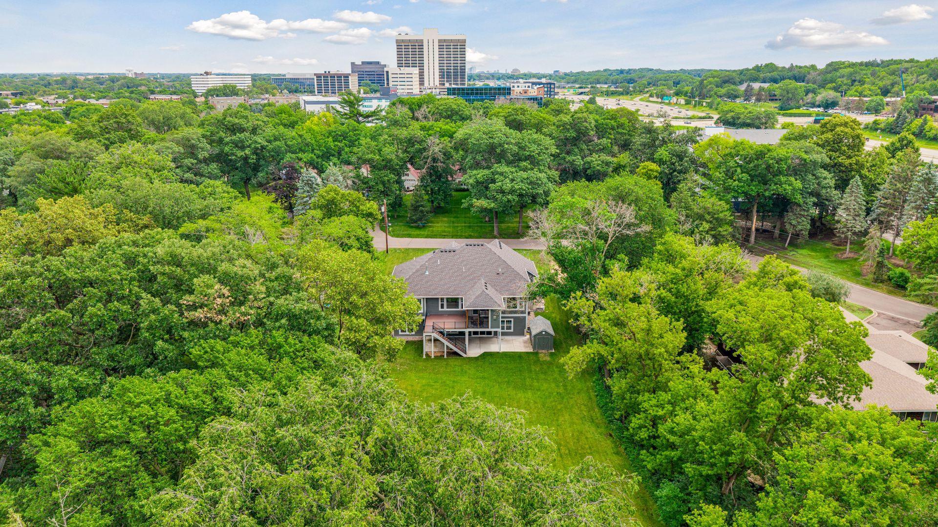 View of Residential at 19 Westwood Road, Minnetonka MN 55305, Minnetonka (14 of 52) - Mike Wilen | Minnesota Team Real Estate