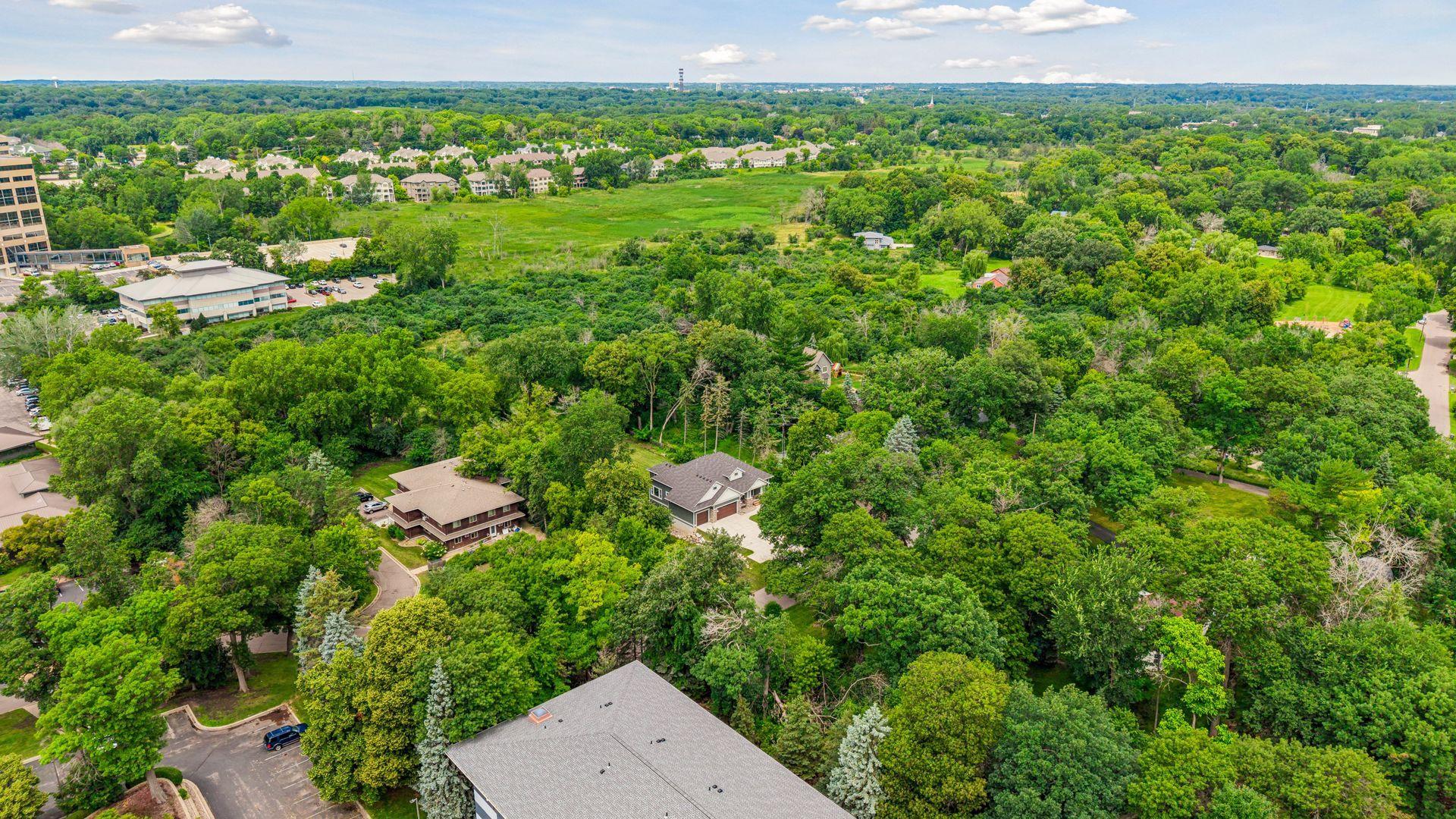 View of Residential at 19 Westwood Road, Minnetonka MN 55305, Minnetonka (12 of 52) - Mike Wilen | Minnesota Team Real Estate