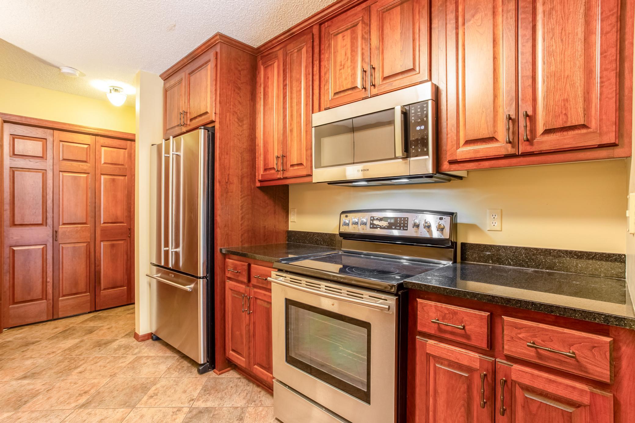View of Residential at 1043 Lovell Lane, Roseville MN 55113, Roseville (9 of 30) - Mike Wilen | Minnesota Team Real Estate