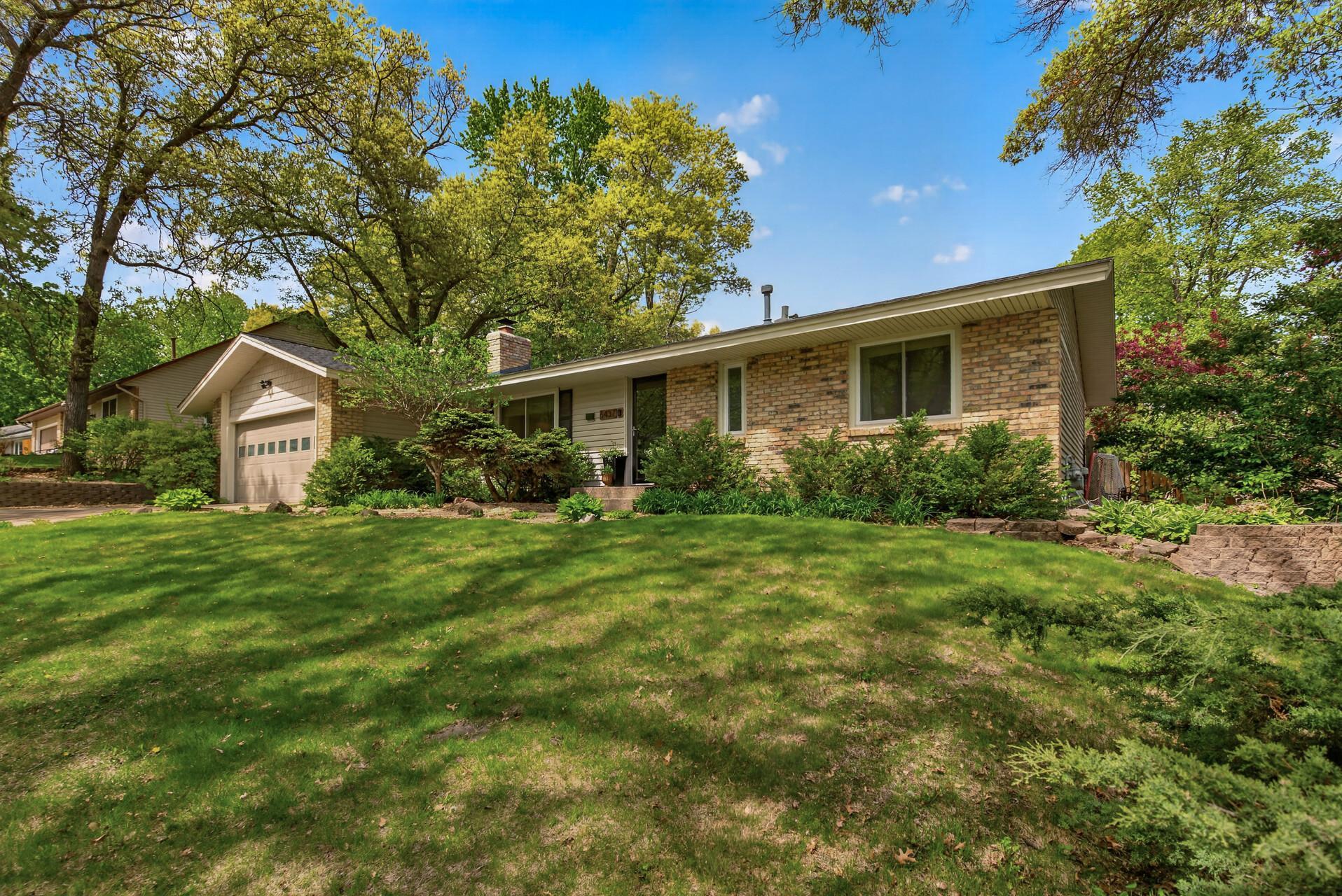 View of Residential at 6437 134th Street, Apple Valley MN 55124, Apple Valley - Mike Wilen | Minnesota Team Real Estate