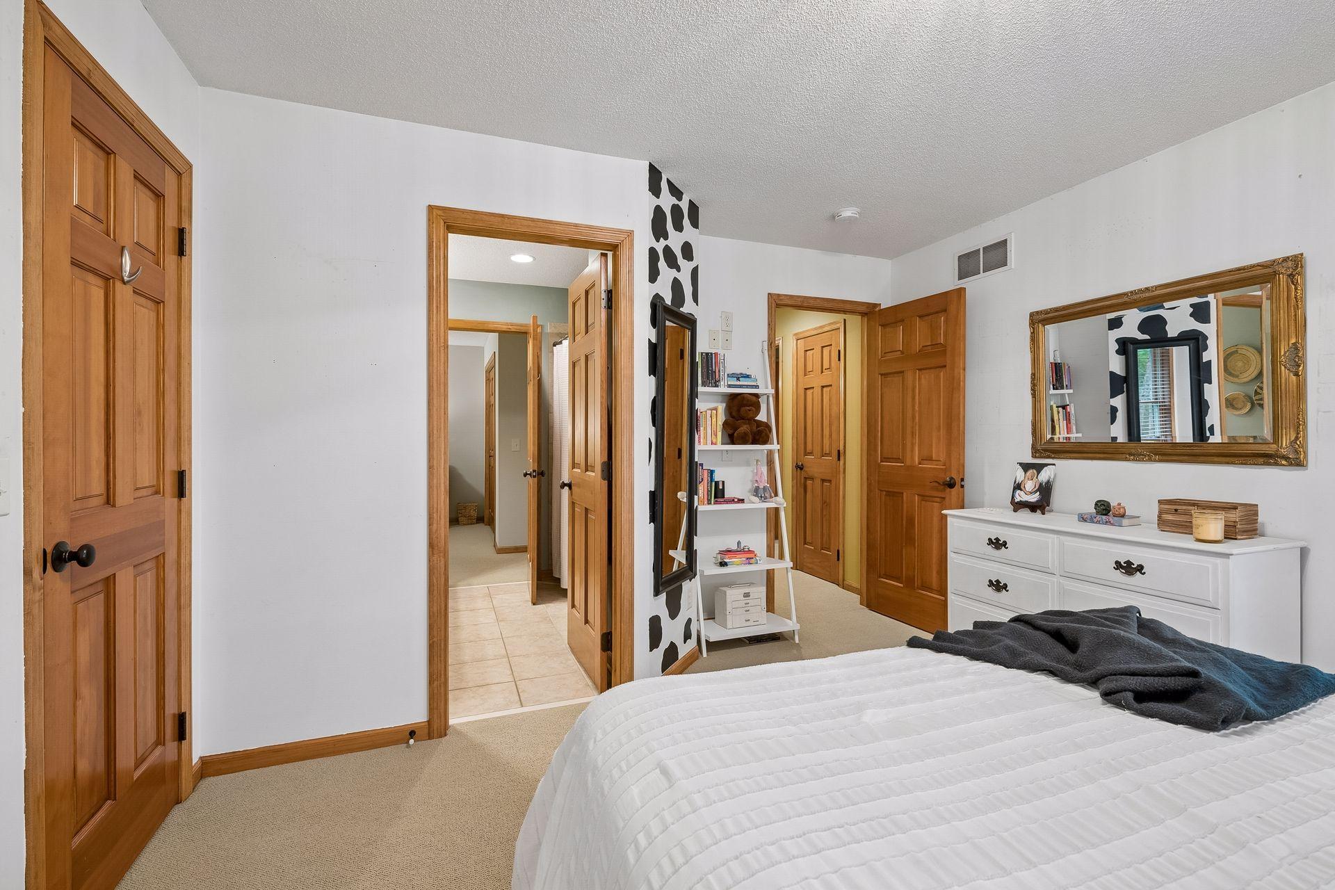 View of Residential at 9001 Springwood Drive, Woodbury MN 55125, Woodbury (73 of 78) - Mike Wilen | Minnesota Team Real Estate