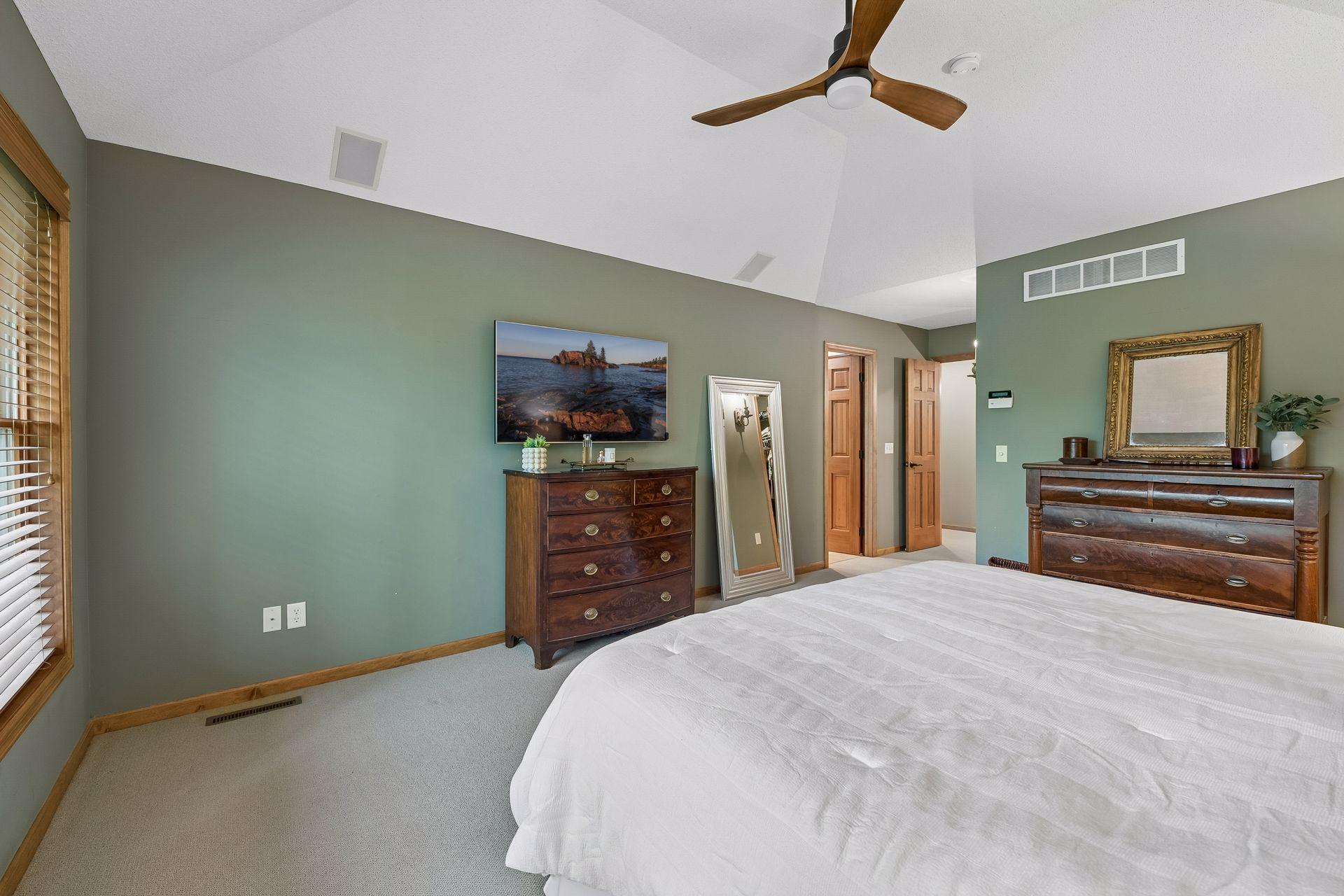 View of Residential at 9001 Springwood Drive, Woodbury MN 55125, Woodbury (71 of 78) - Mike Wilen | Minnesota Team Real Estate
