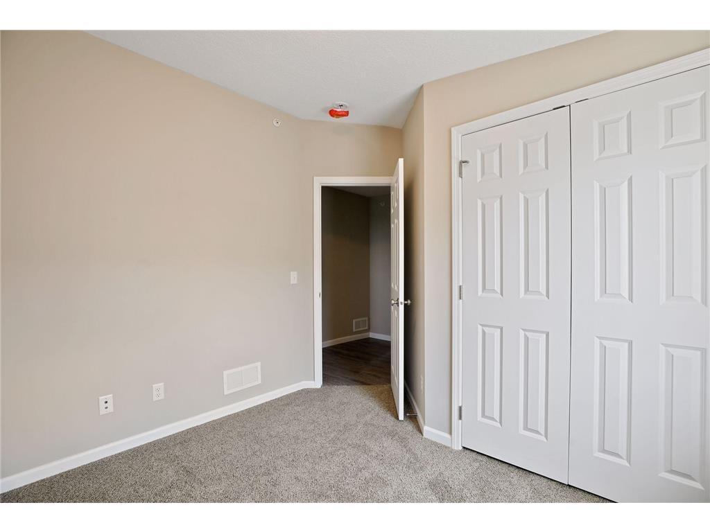 View of Residential Income at 2050 Broadway Avenue, Minneapolis MN 55411, Minneapolis (39 of 40) - Mike Wilen | Minnesota Team Real Estate