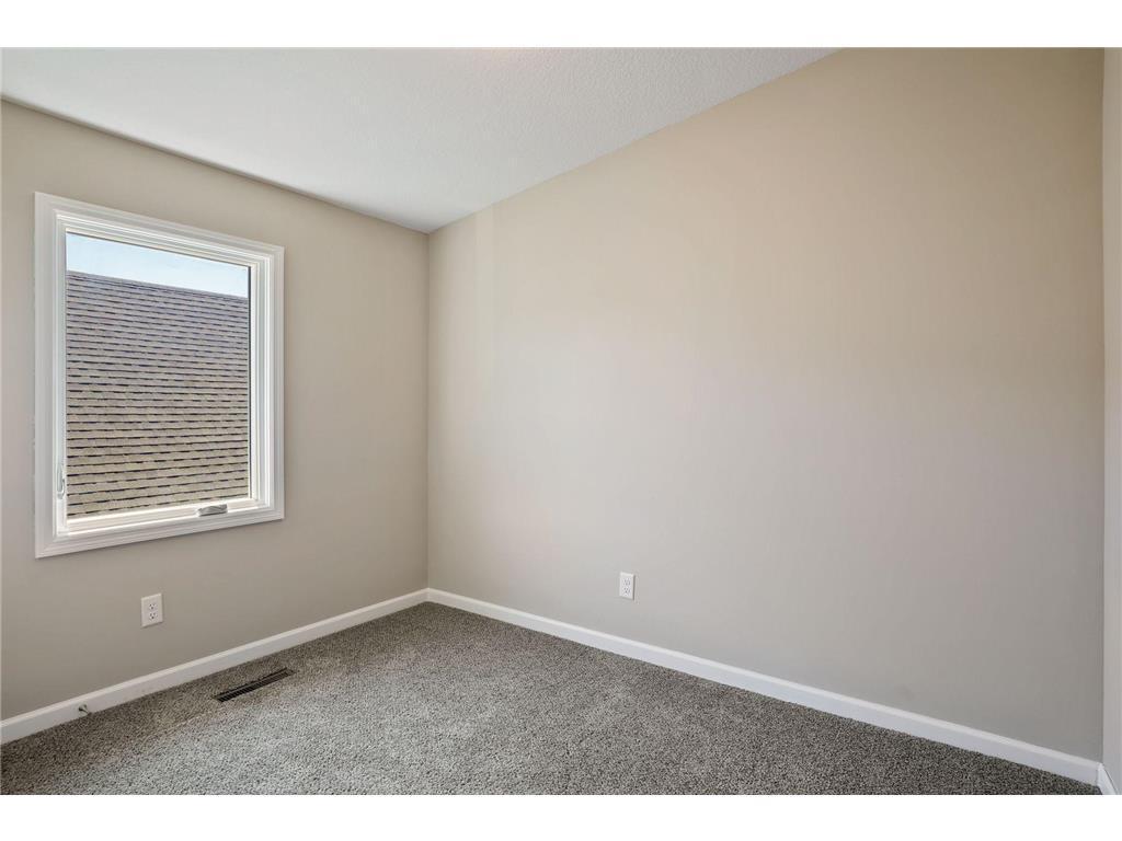 View of Residential Income at 2050 Broadway Avenue, Minneapolis MN 55411, Minneapolis (38 of 40) - Mike Wilen | Minnesota Team Real Estate